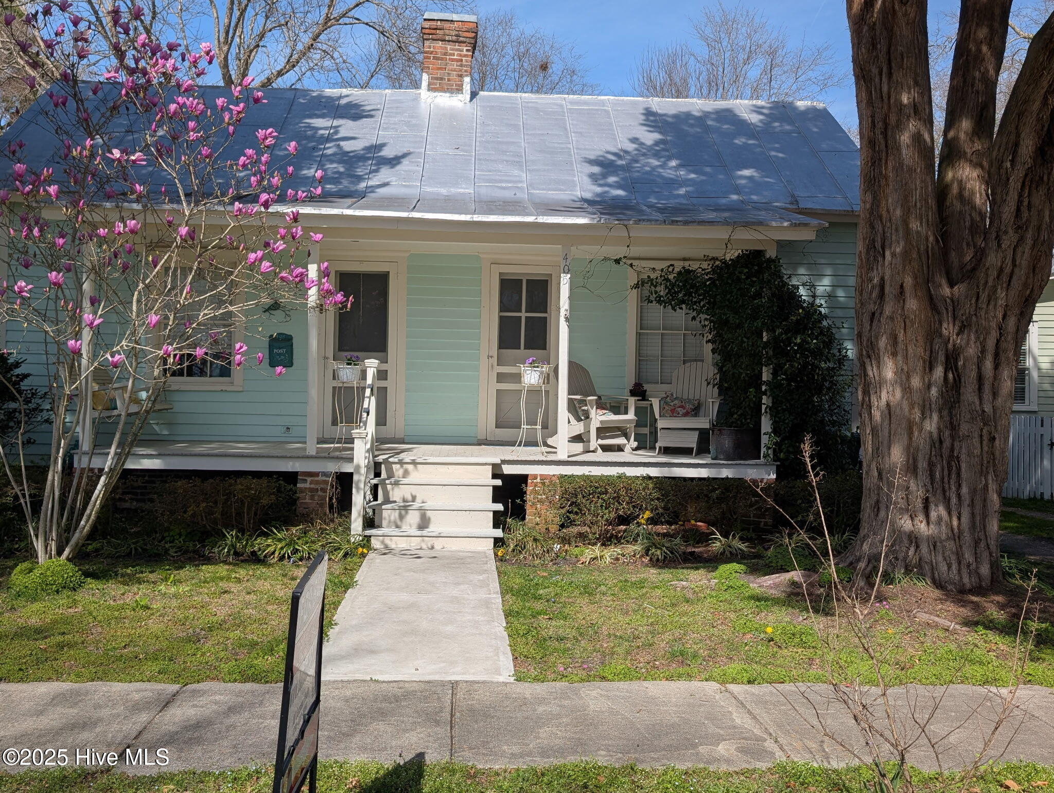 405 Elliott Street Property Photo 3