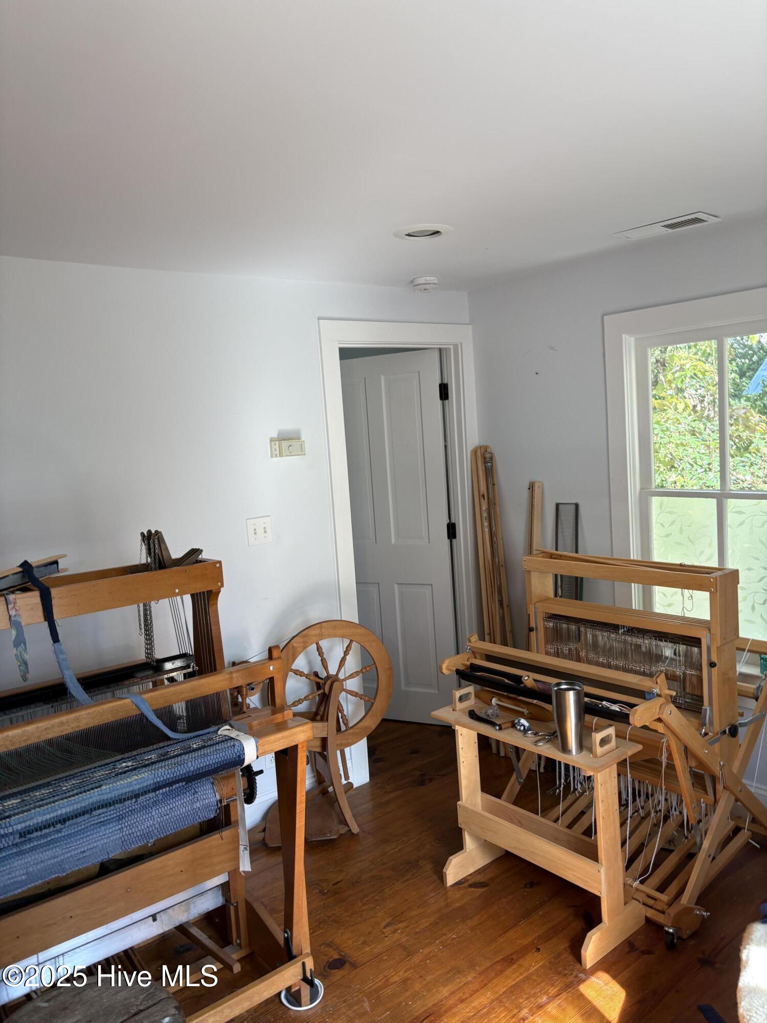 405 Elliott Street Property Photo 16