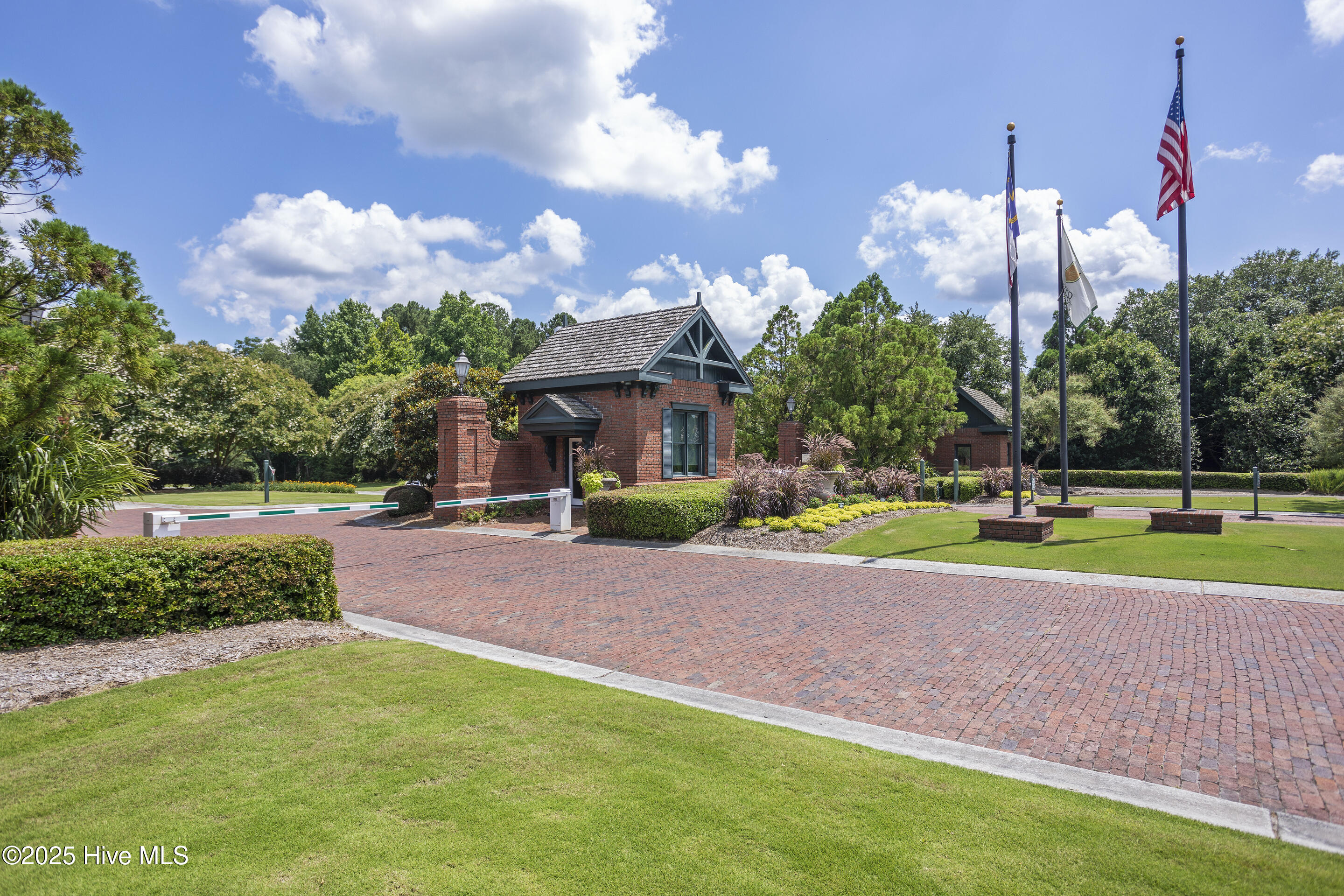 146 & 150 Sycamore Lakes Drive Property Photo 17