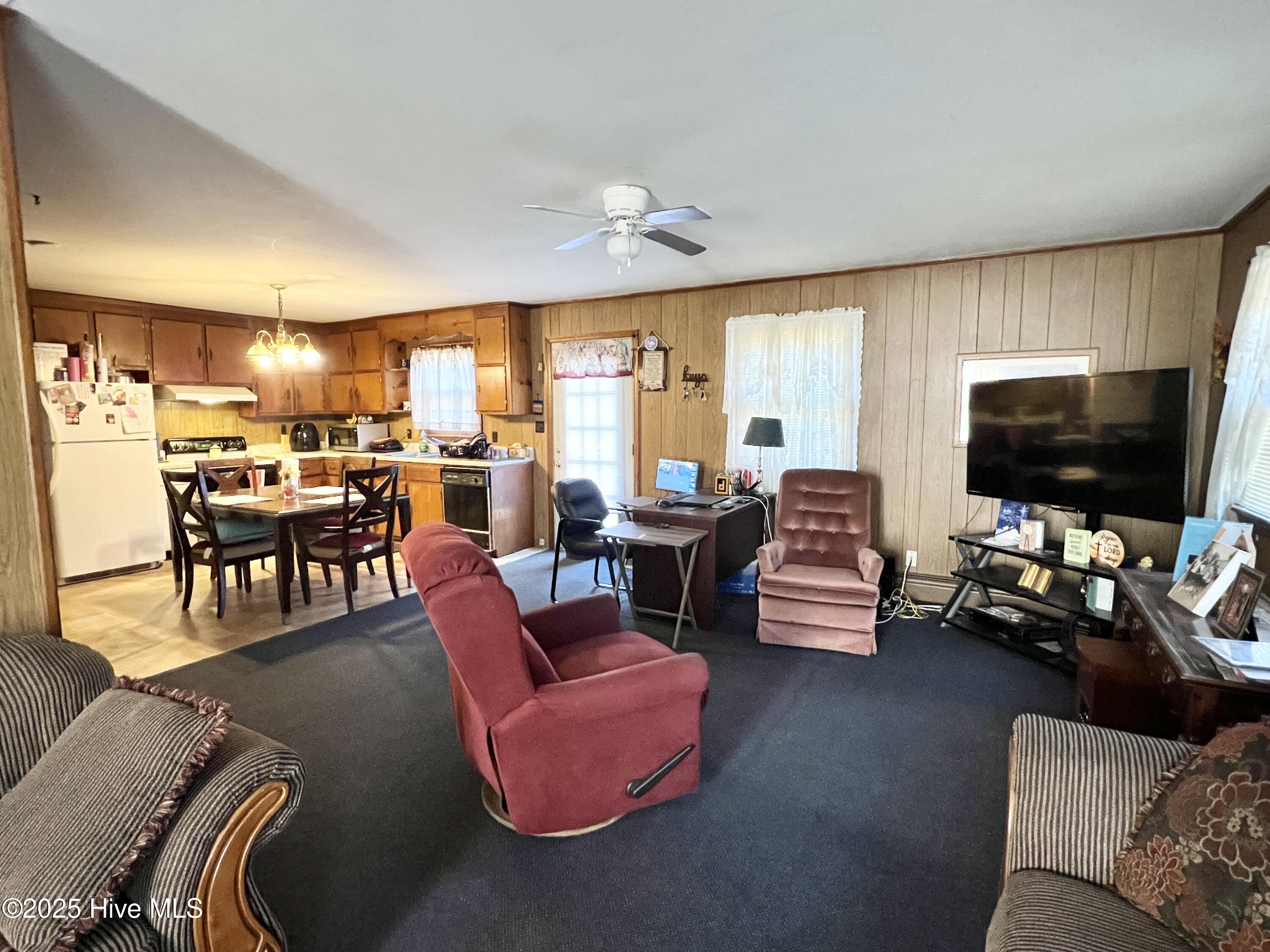 114 Fox Park Road Property Photo 15
