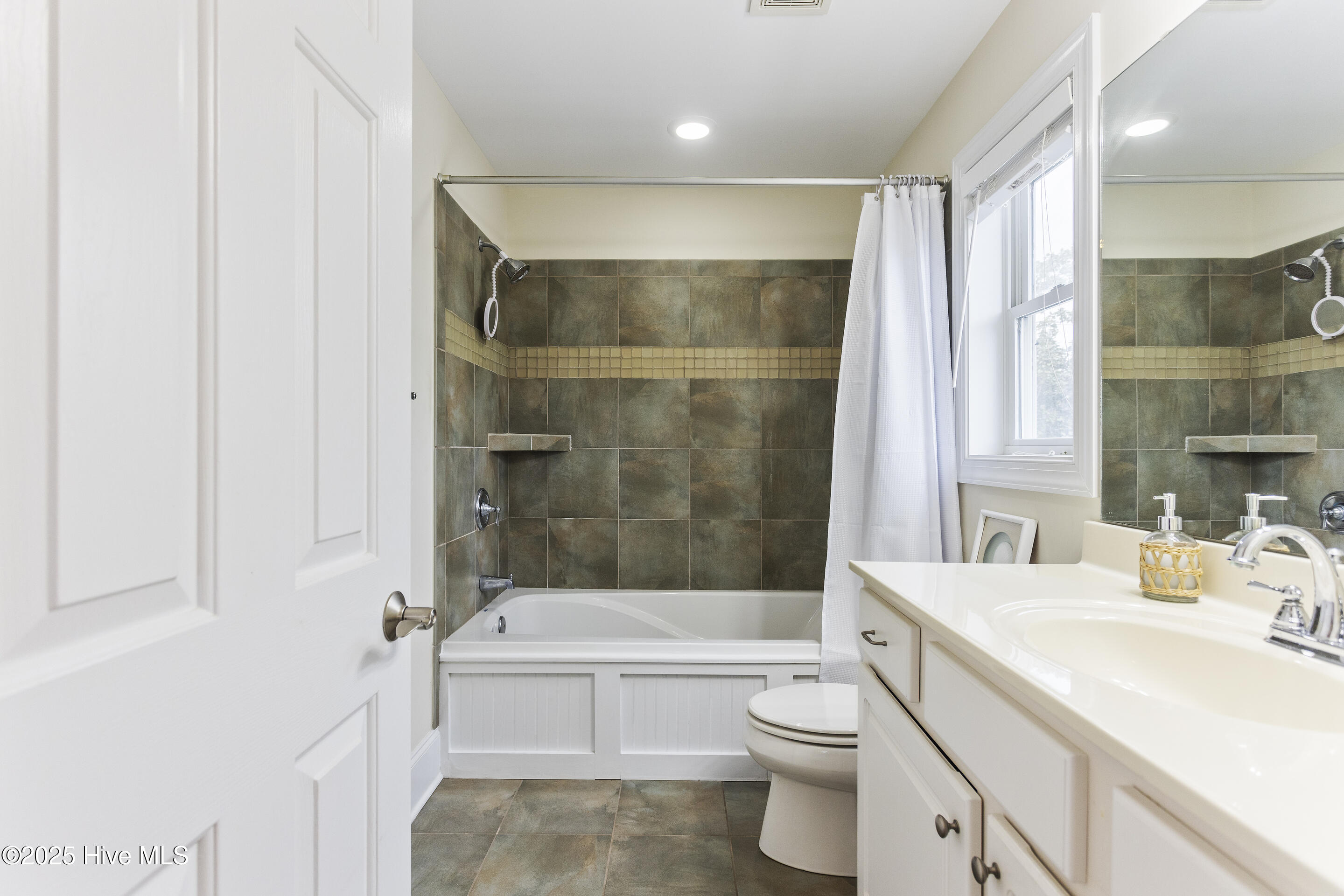 2803 Eleanor Street Property Photo 19