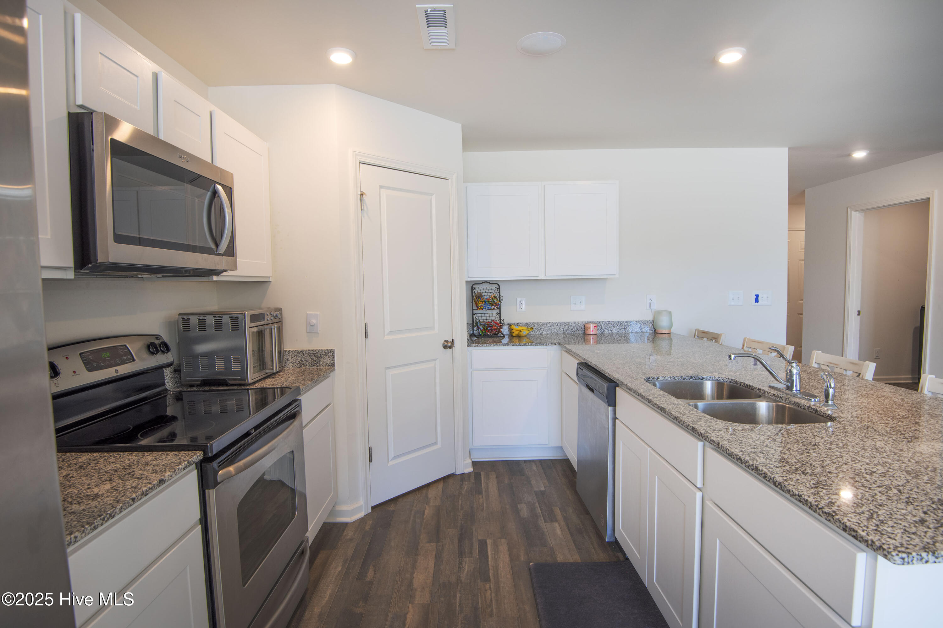 102 Zachary Lane Property Photo 12