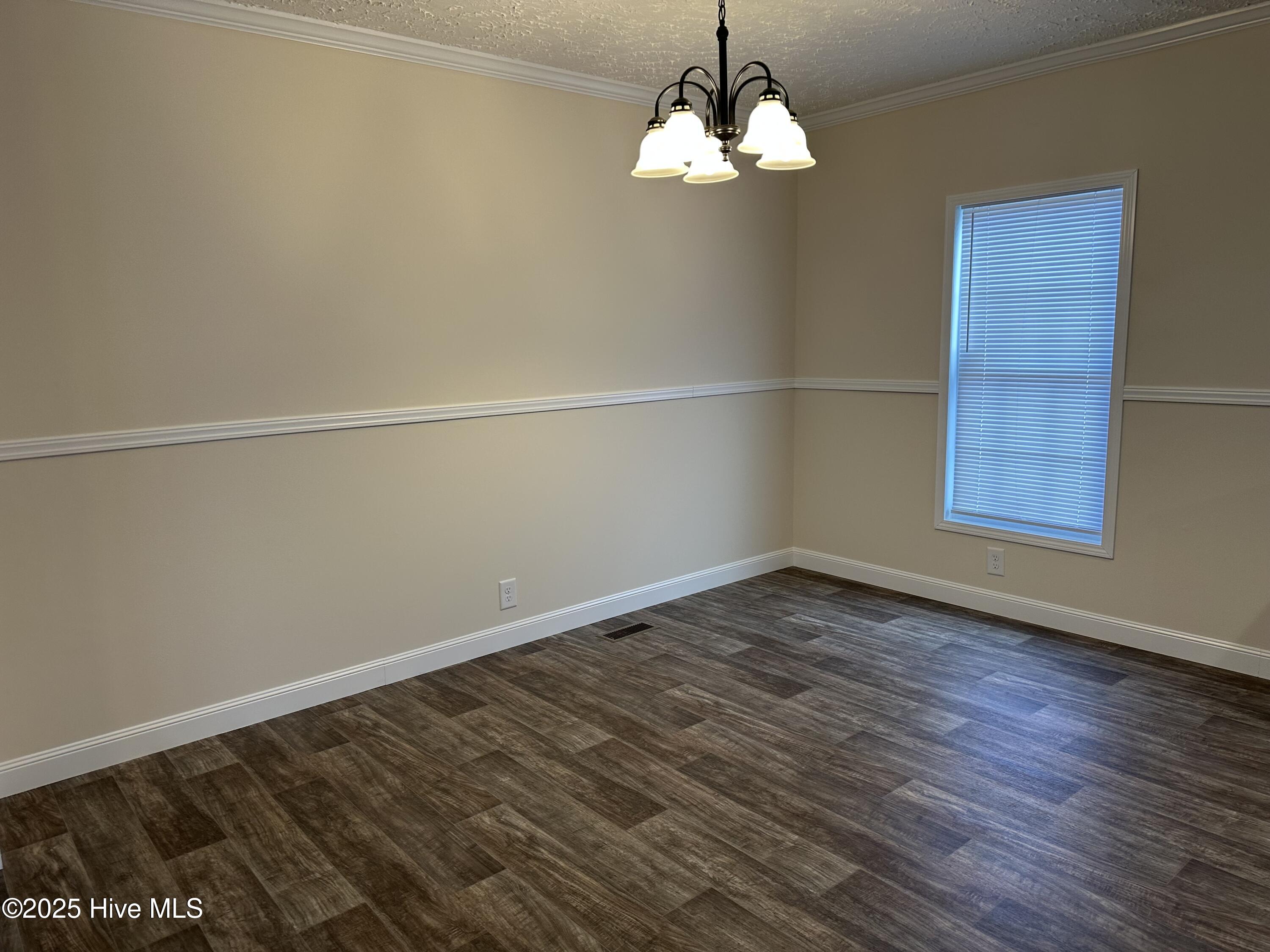 148 Bowles Place Drive Property Photo 8
