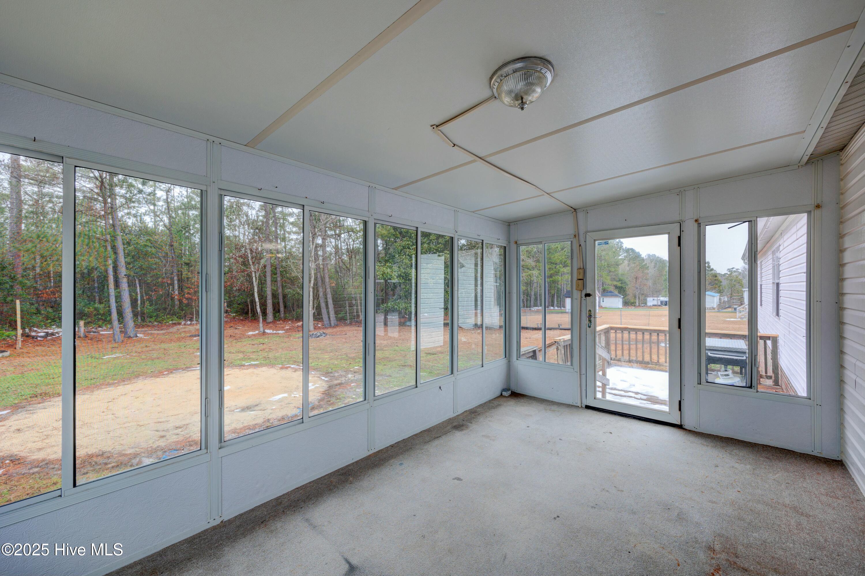 8995 Crooked Oak Court Property Photo 9