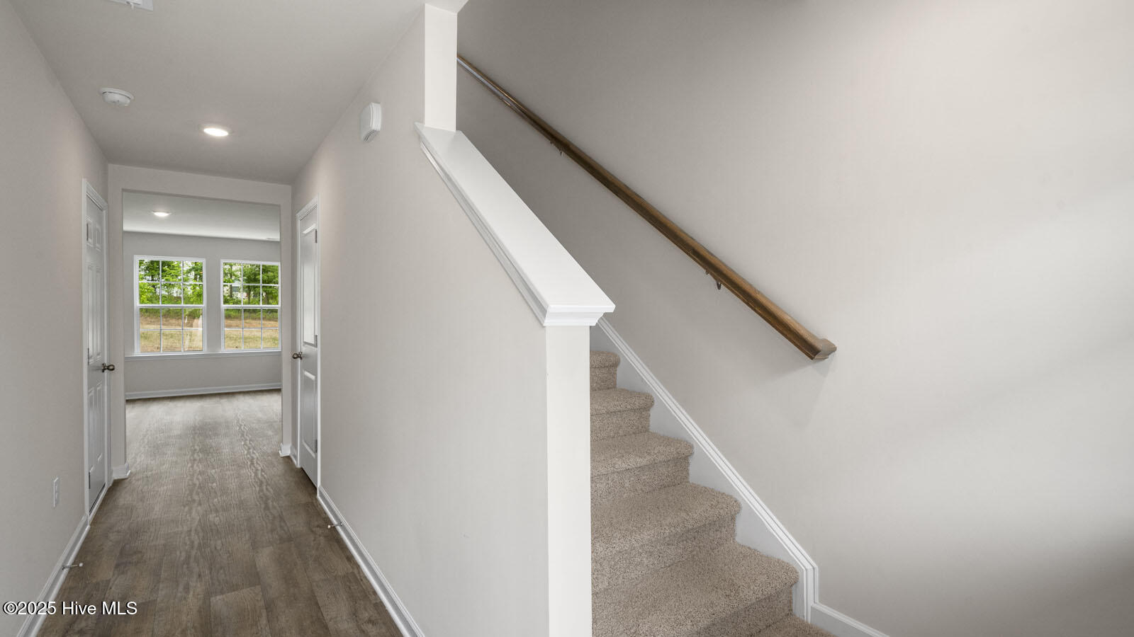 433 Citron Street Property Photo 2