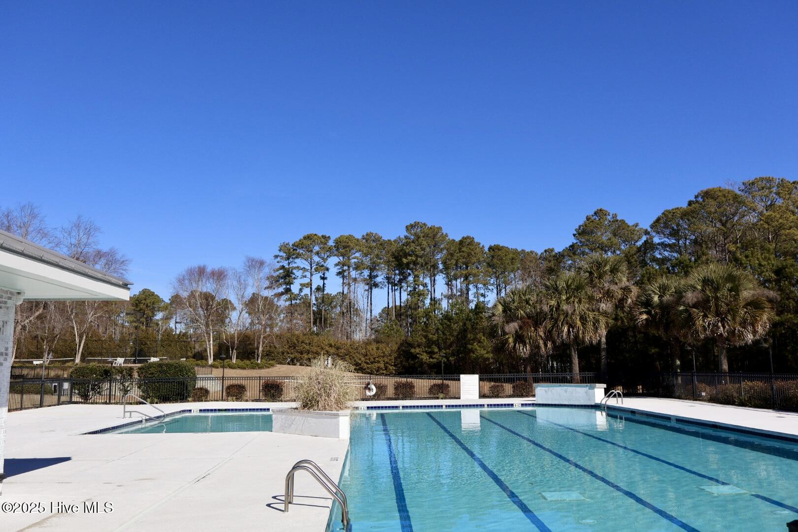 2543 Mendal Ct Court Property Photo 4