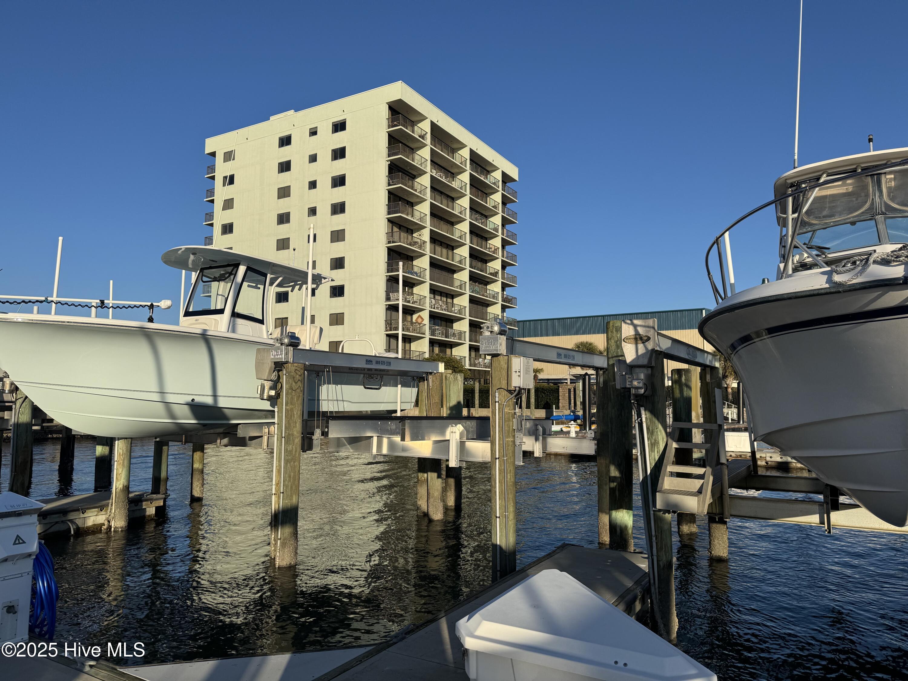 301 Arendell Street 7