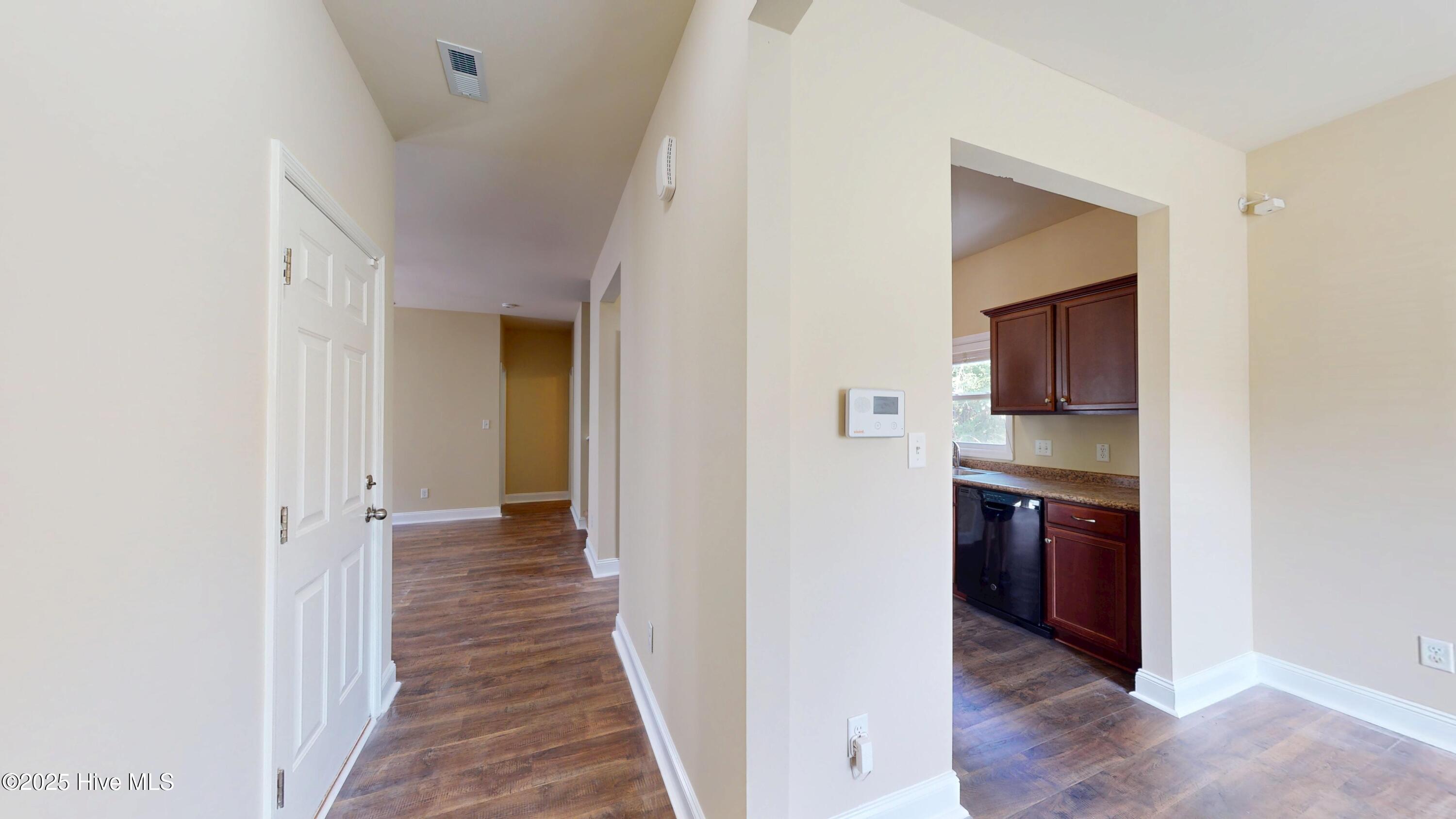 202 Red Shoulder Lane Property Photo 5
