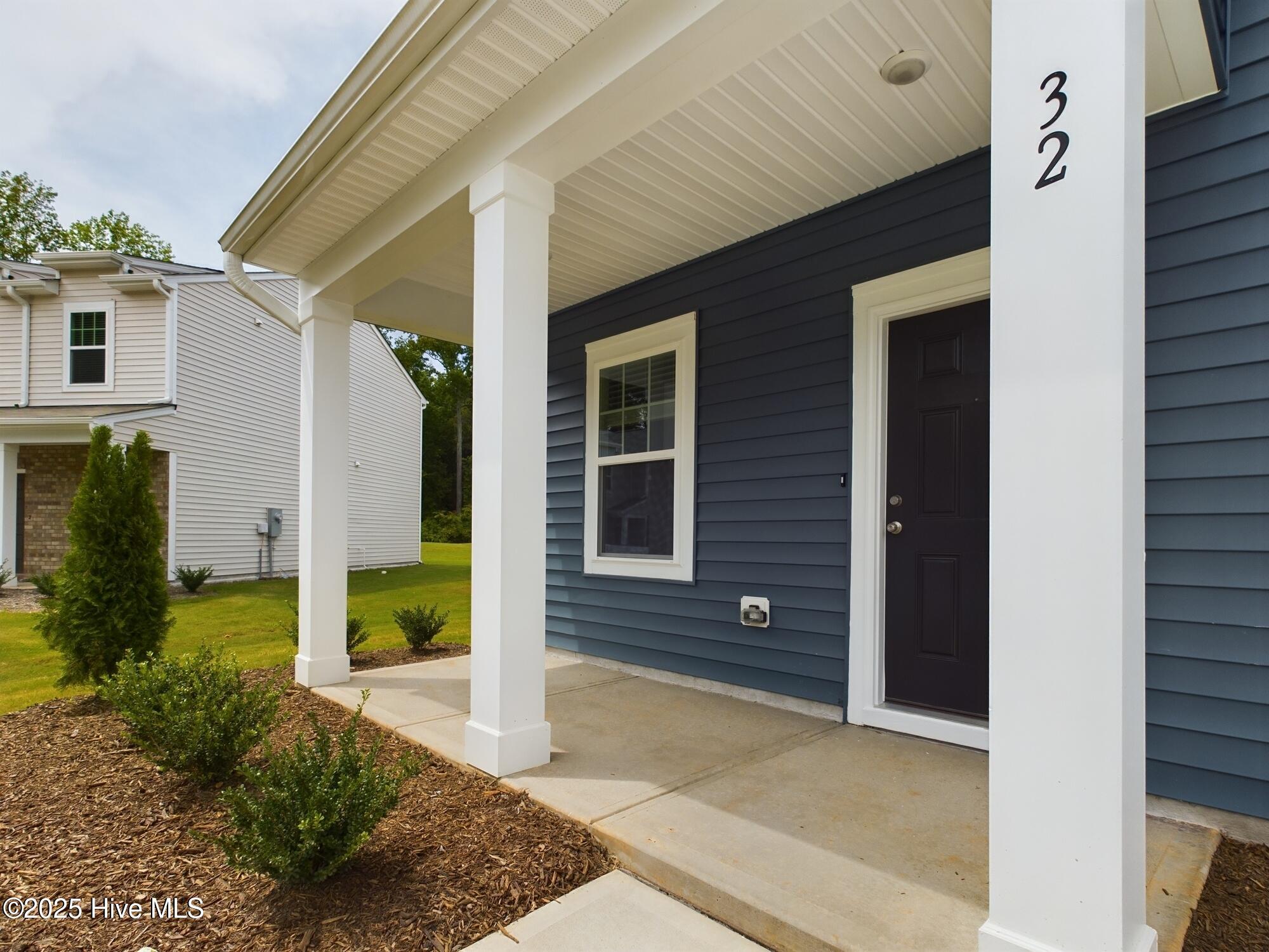 32 Moss Oaks Court Property Photo 5