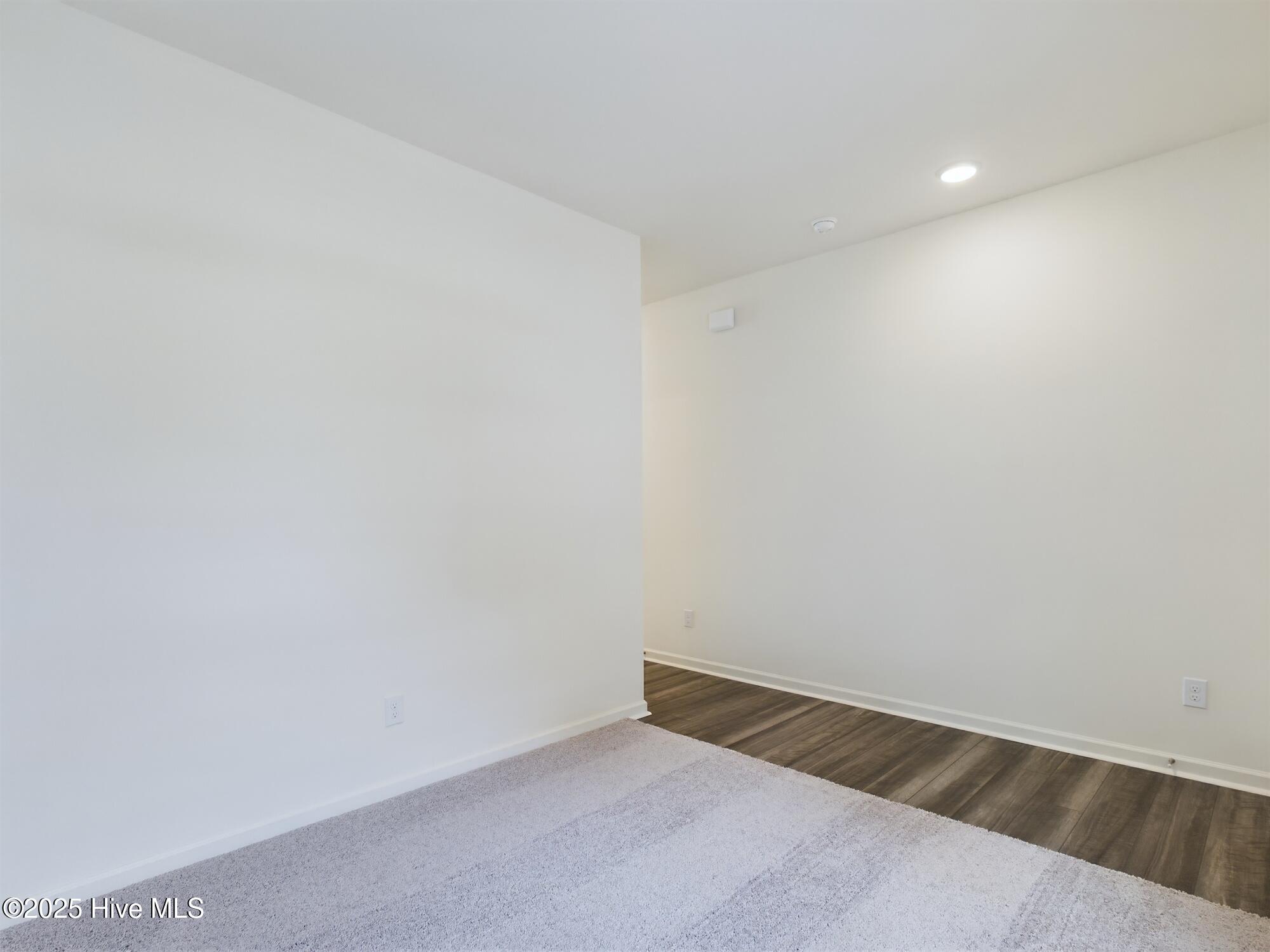 32 Moss Oaks Court Property Photo 12
