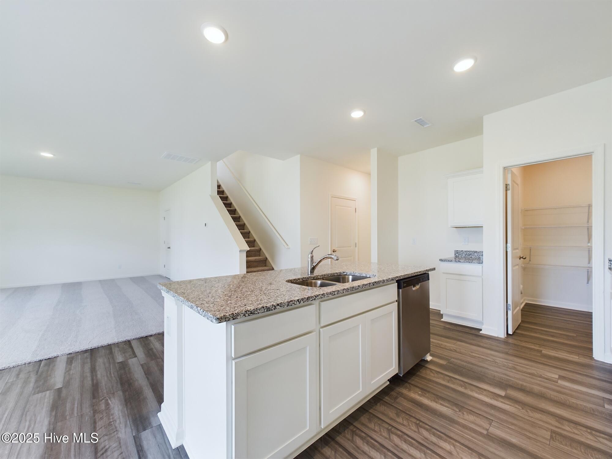 32 Moss Oaks Court Property Photo 18