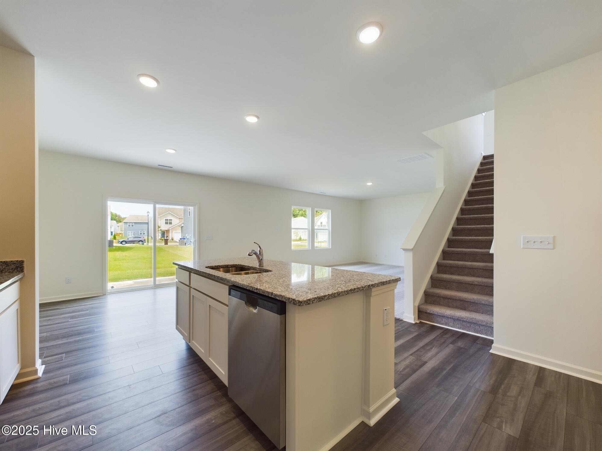 32 Moss Oaks Court Property Photo 19
