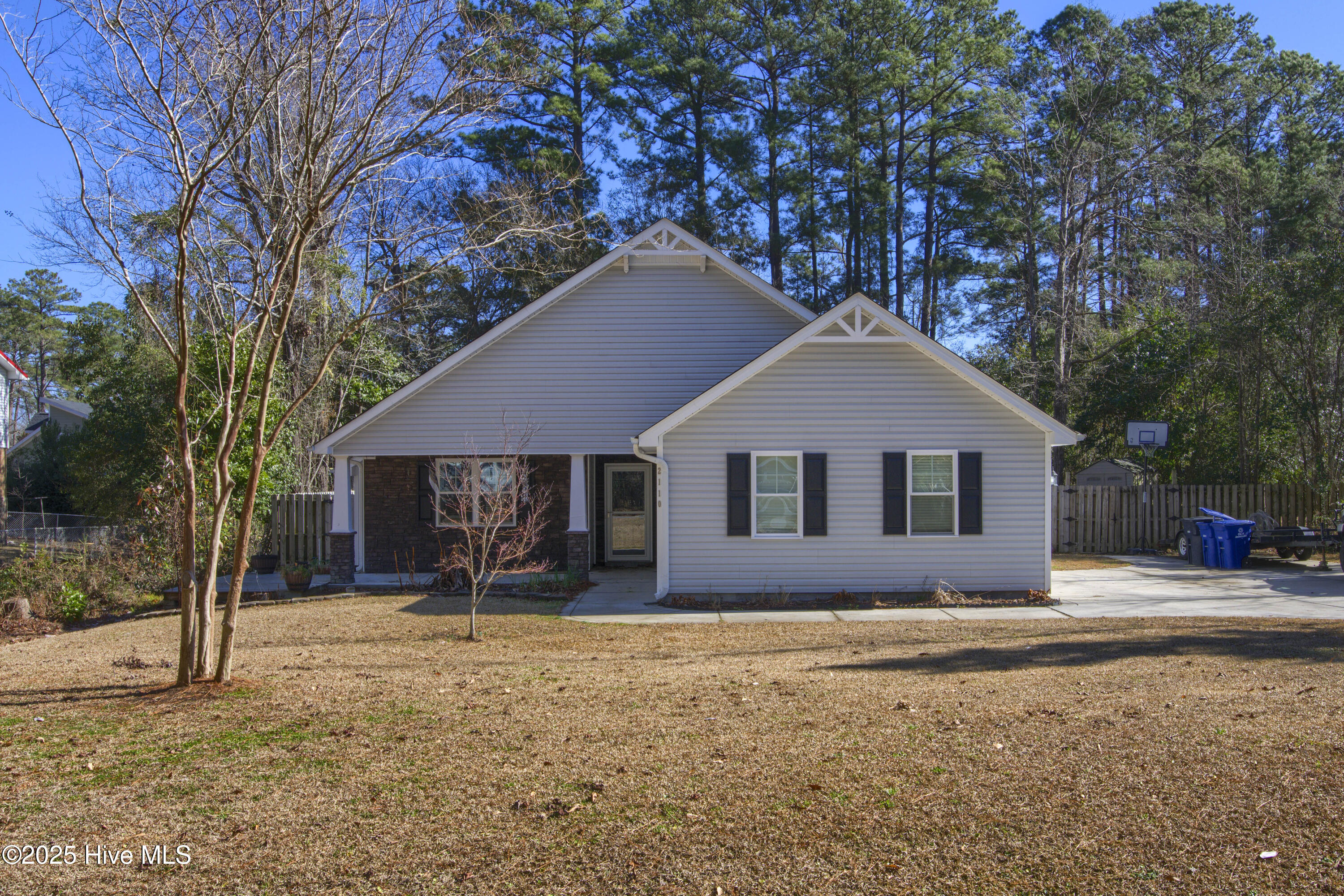 2110 Perry Drive Property Photo 1
