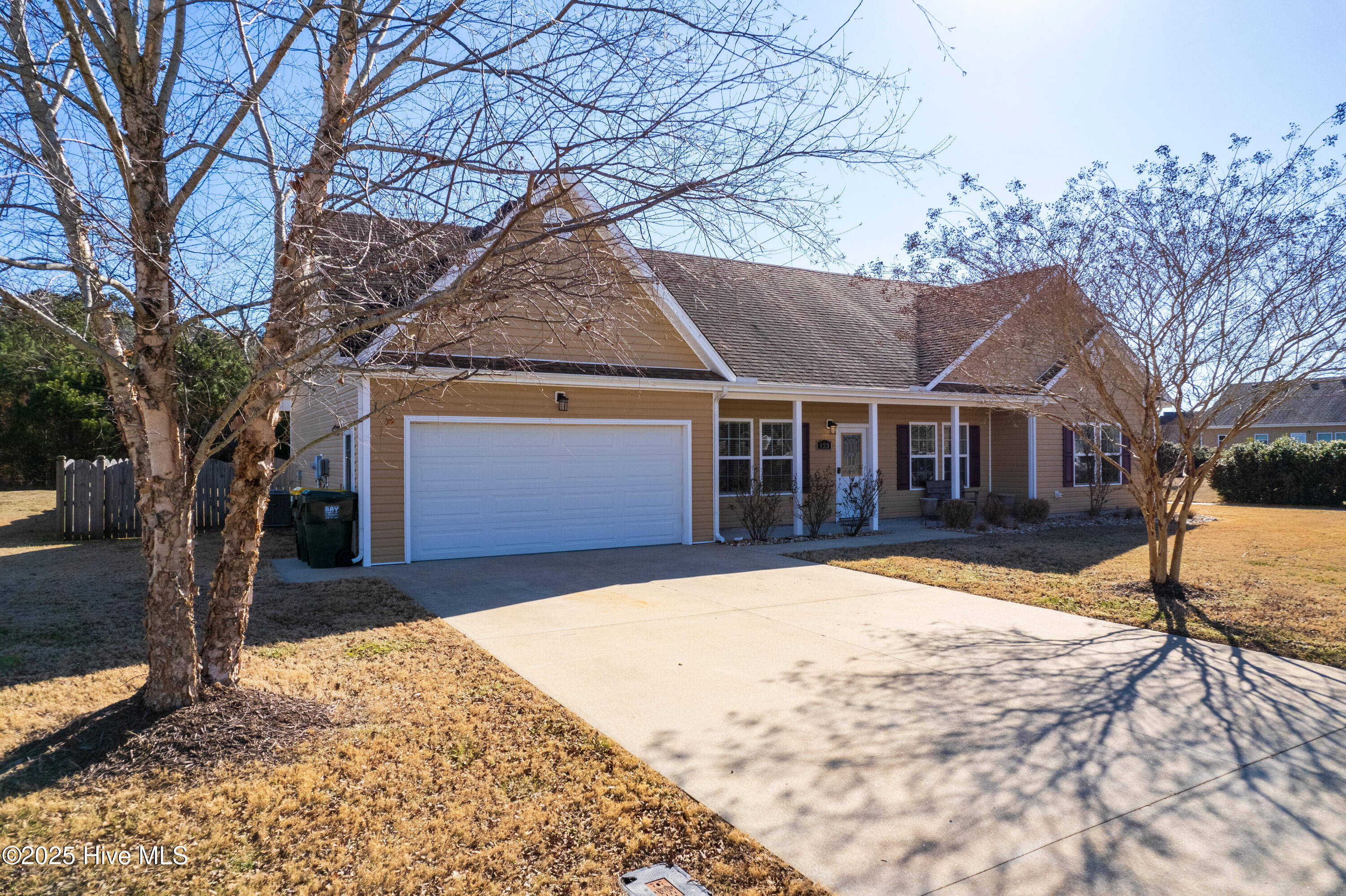 123 Laurel Woods Boulevard Property Photo 9