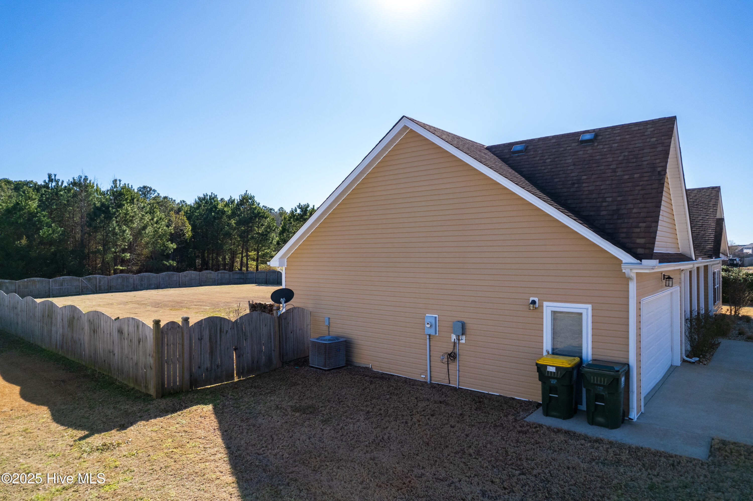 123 Laurel Woods Boulevard Property Photo 10