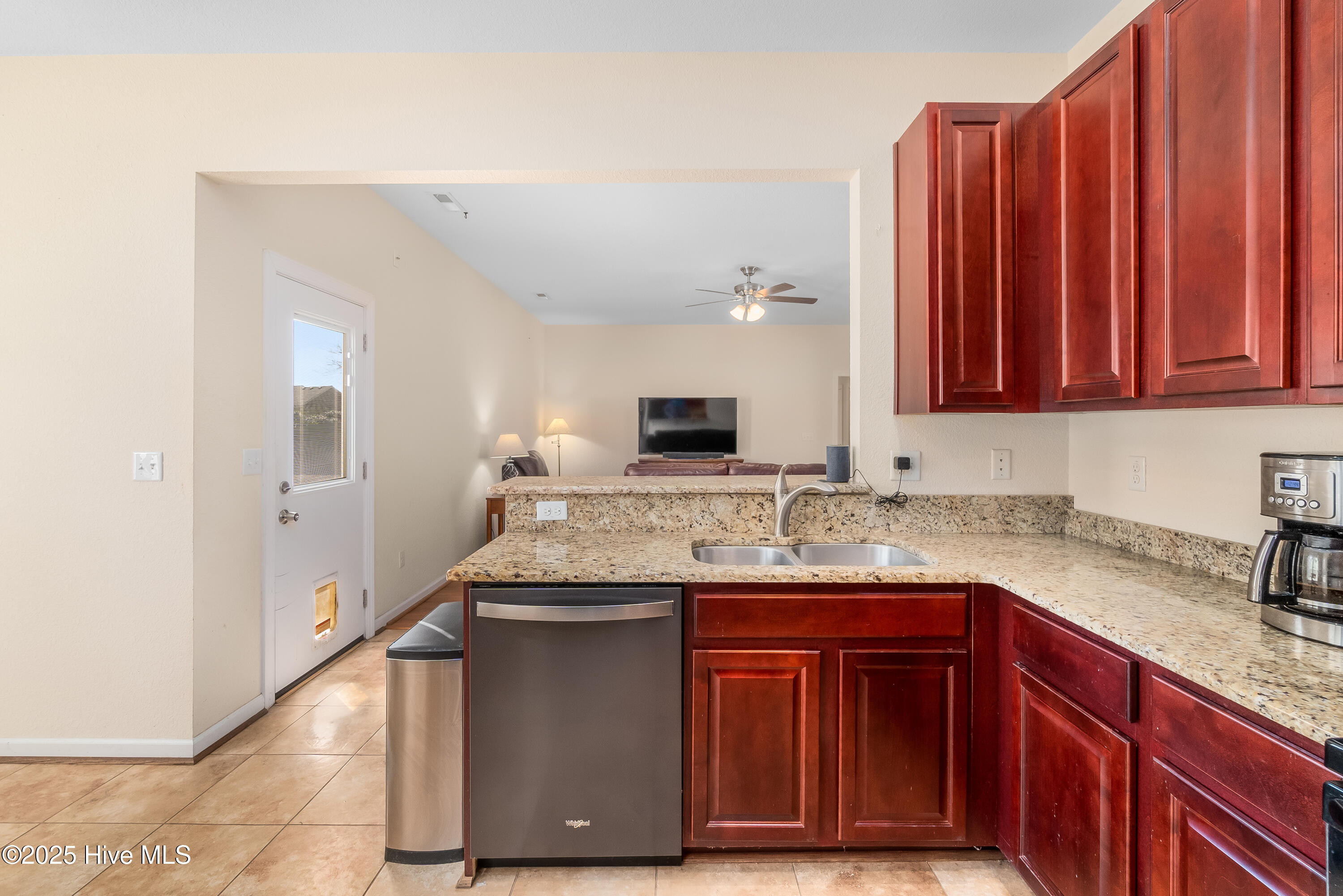 123 Laurel Woods Boulevard Property Photo 14