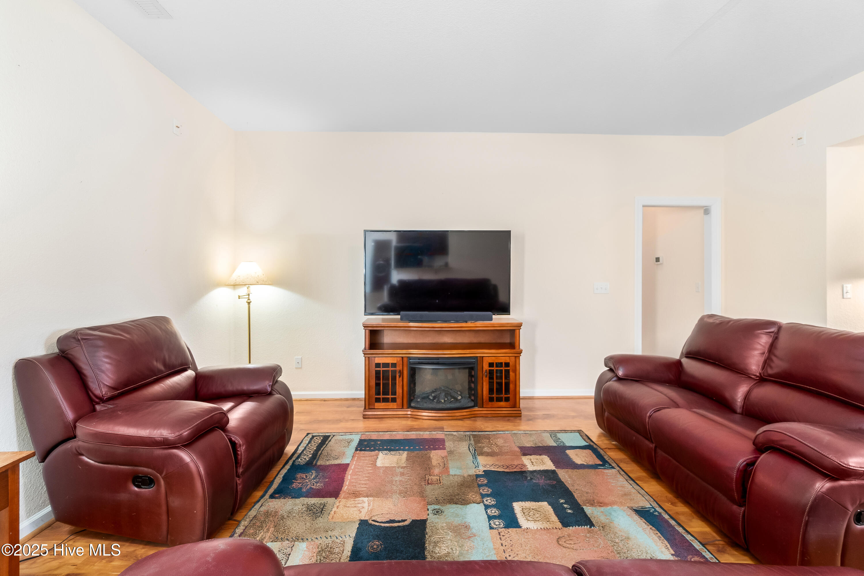 123 Laurel Woods Boulevard Property Photo 18