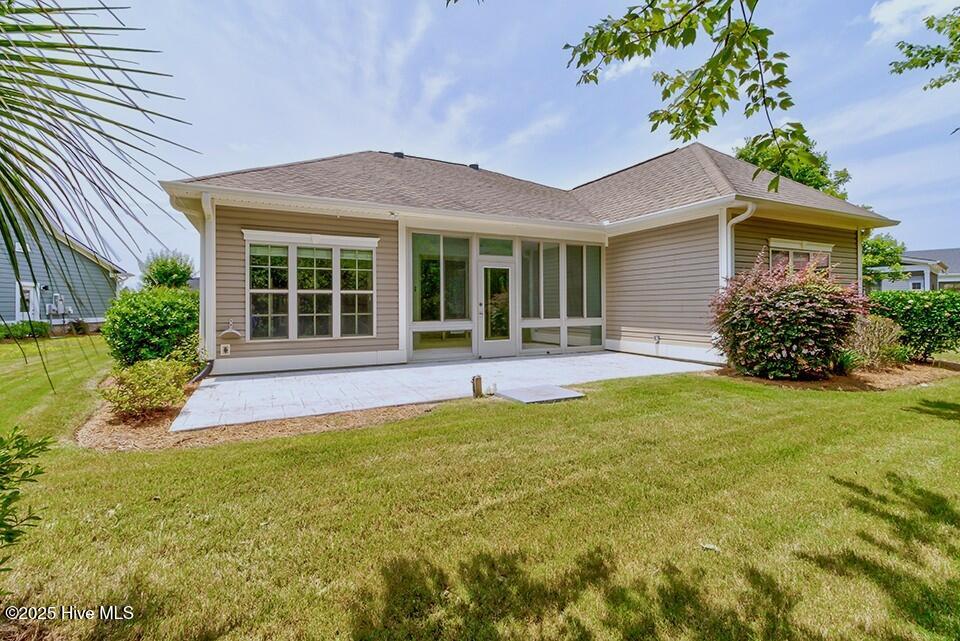 2173 Palm Pointe Property Photo 3