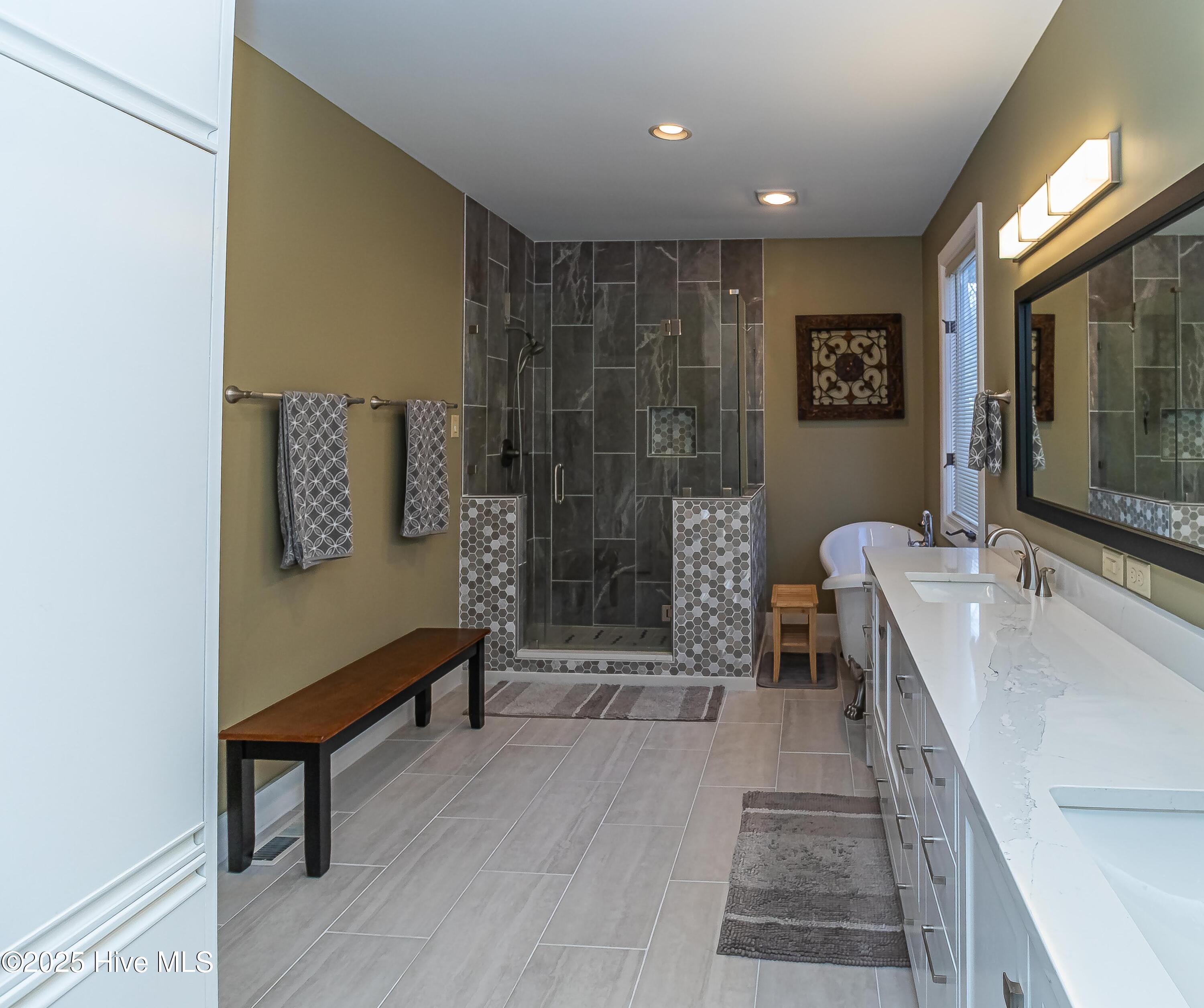 2715 Deerfield Lane Property Photo 18