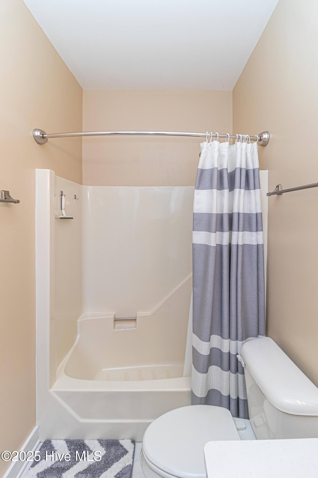 2715 Deerfield Lane Property Photo 22