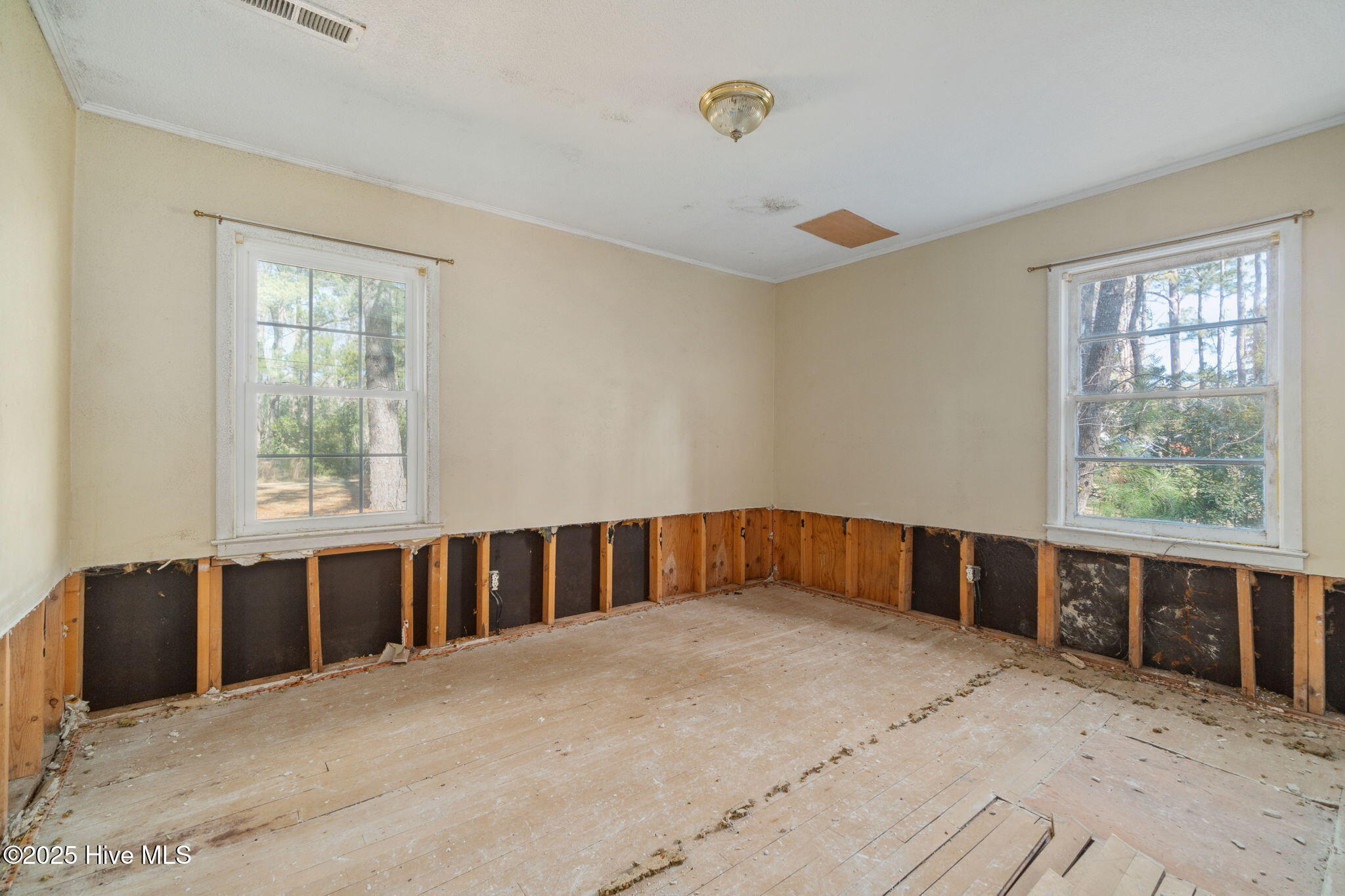 302 Highway 70 Williston Property Photo 15