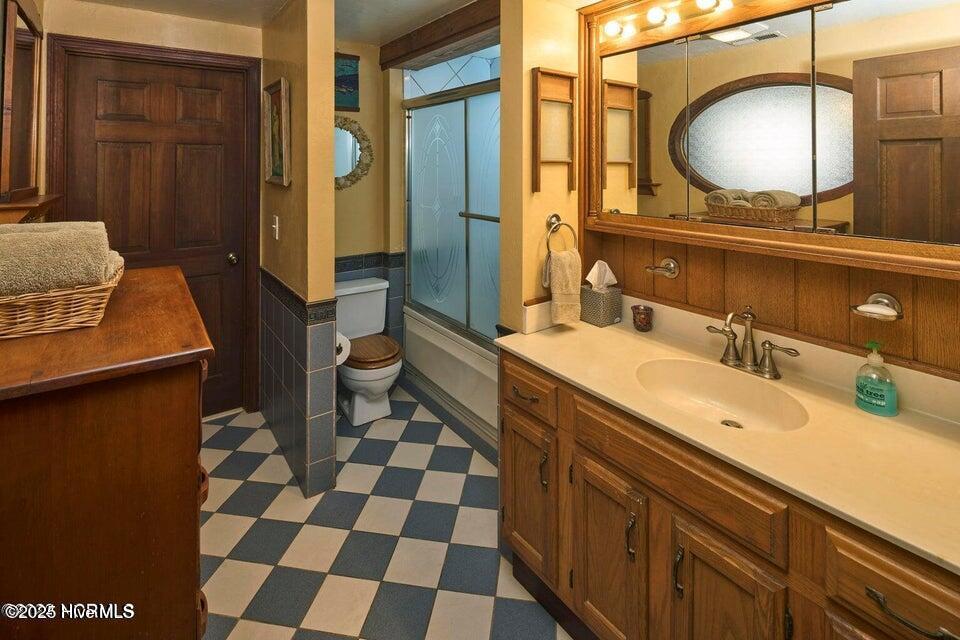 500 Arendell Street Property Photo 13