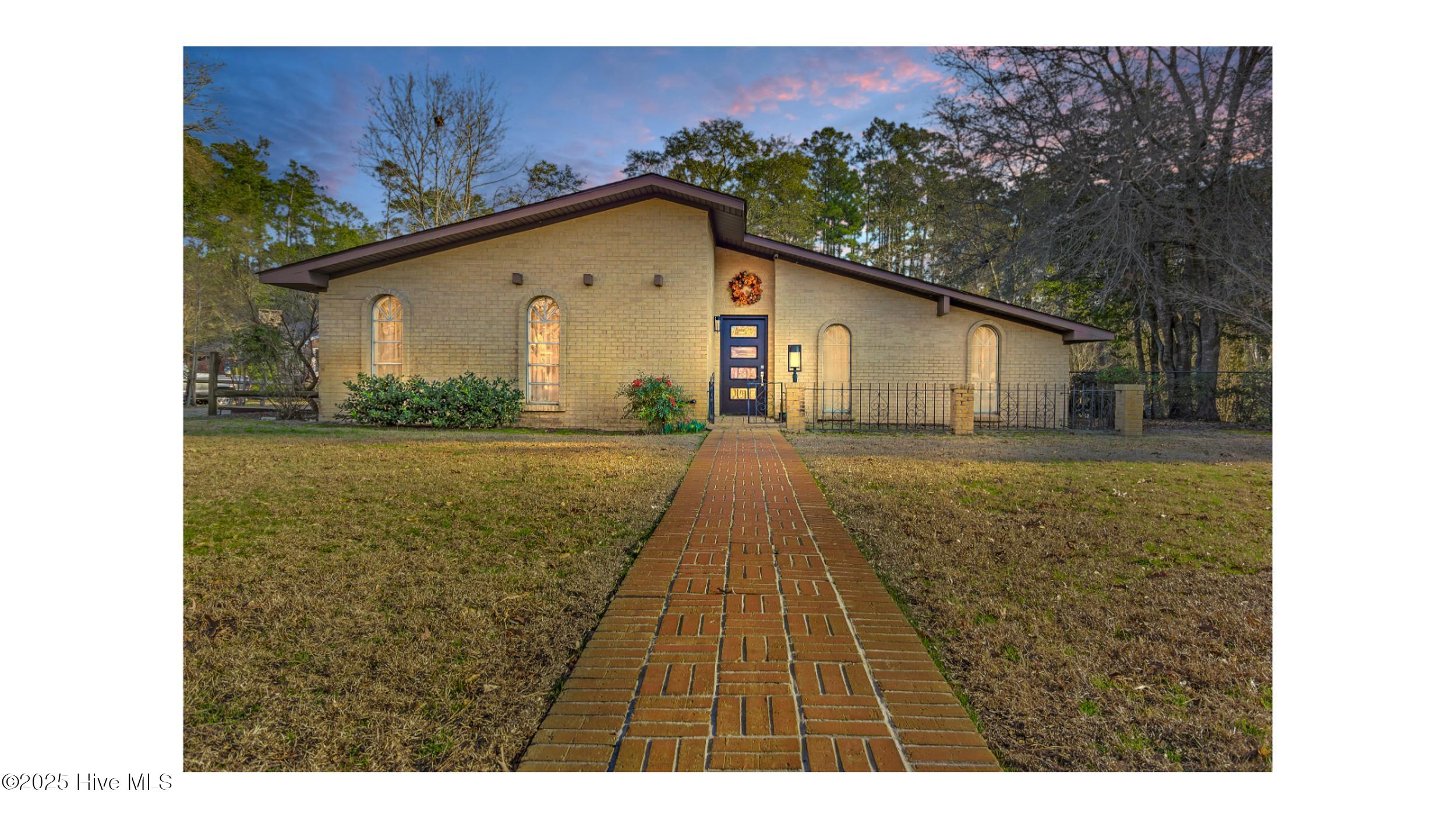 226 Pinewood Drive Property Photo