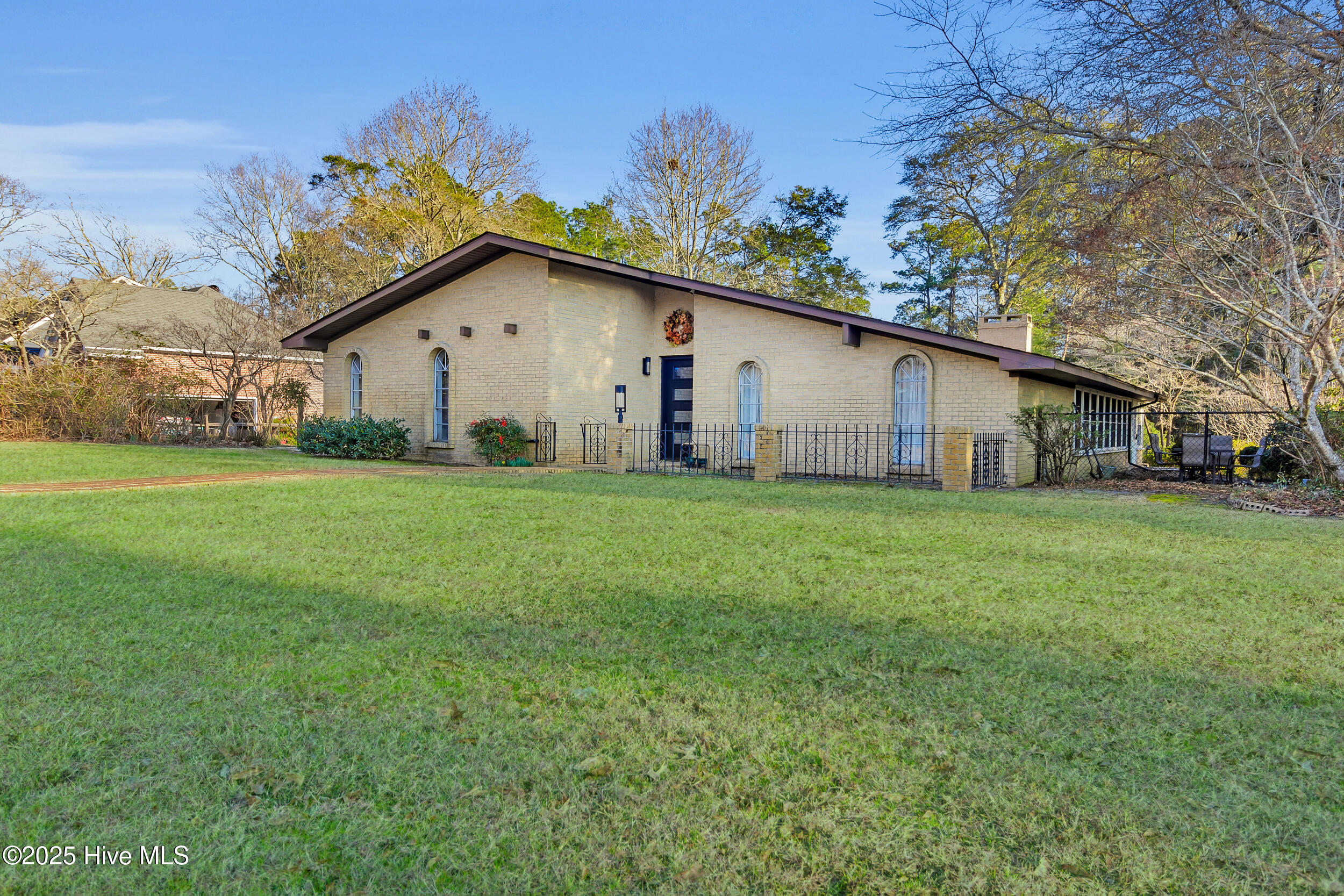 226 Pinewood Drive Property Photo 2
