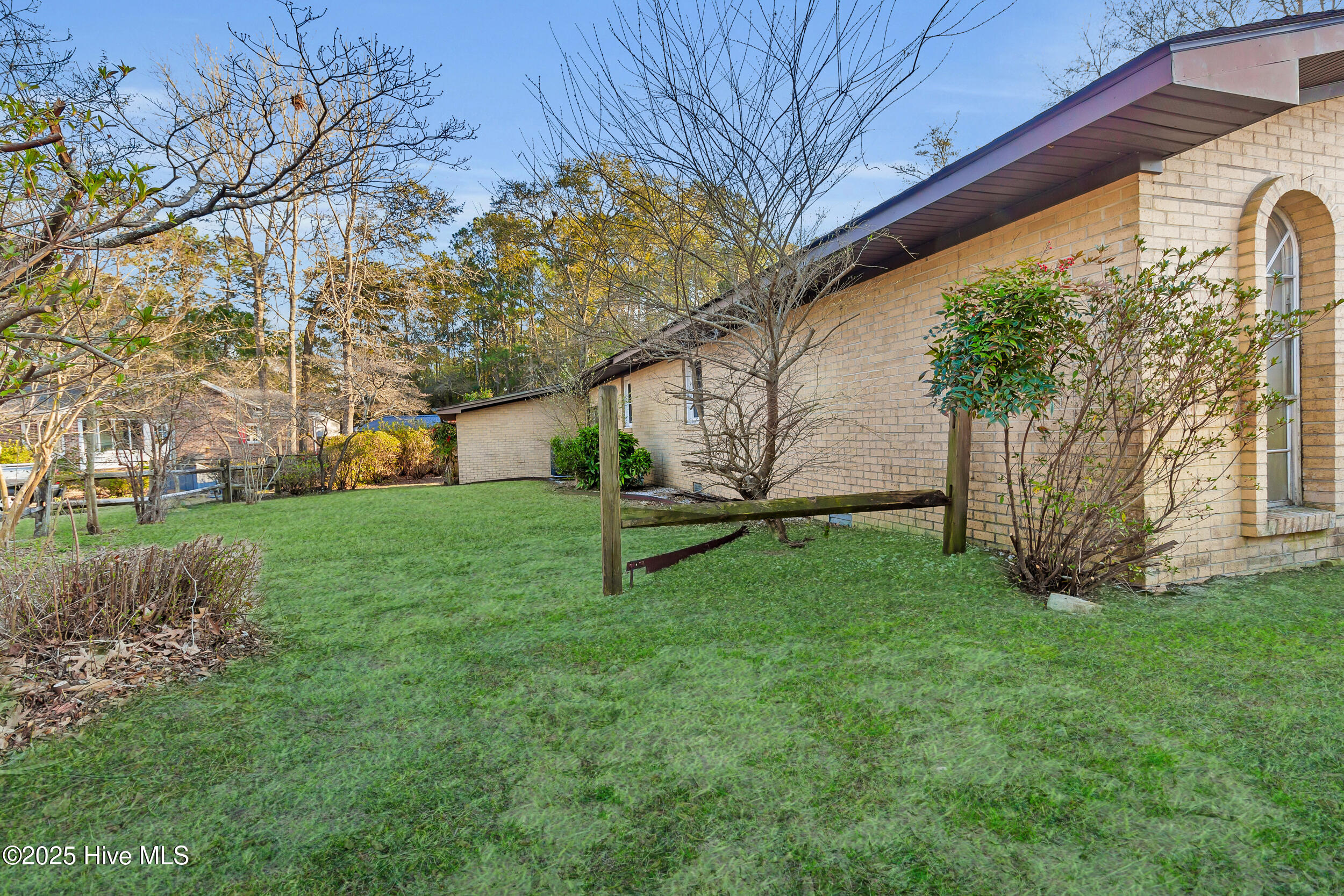 226 Pinewood Drive Property Photo 3