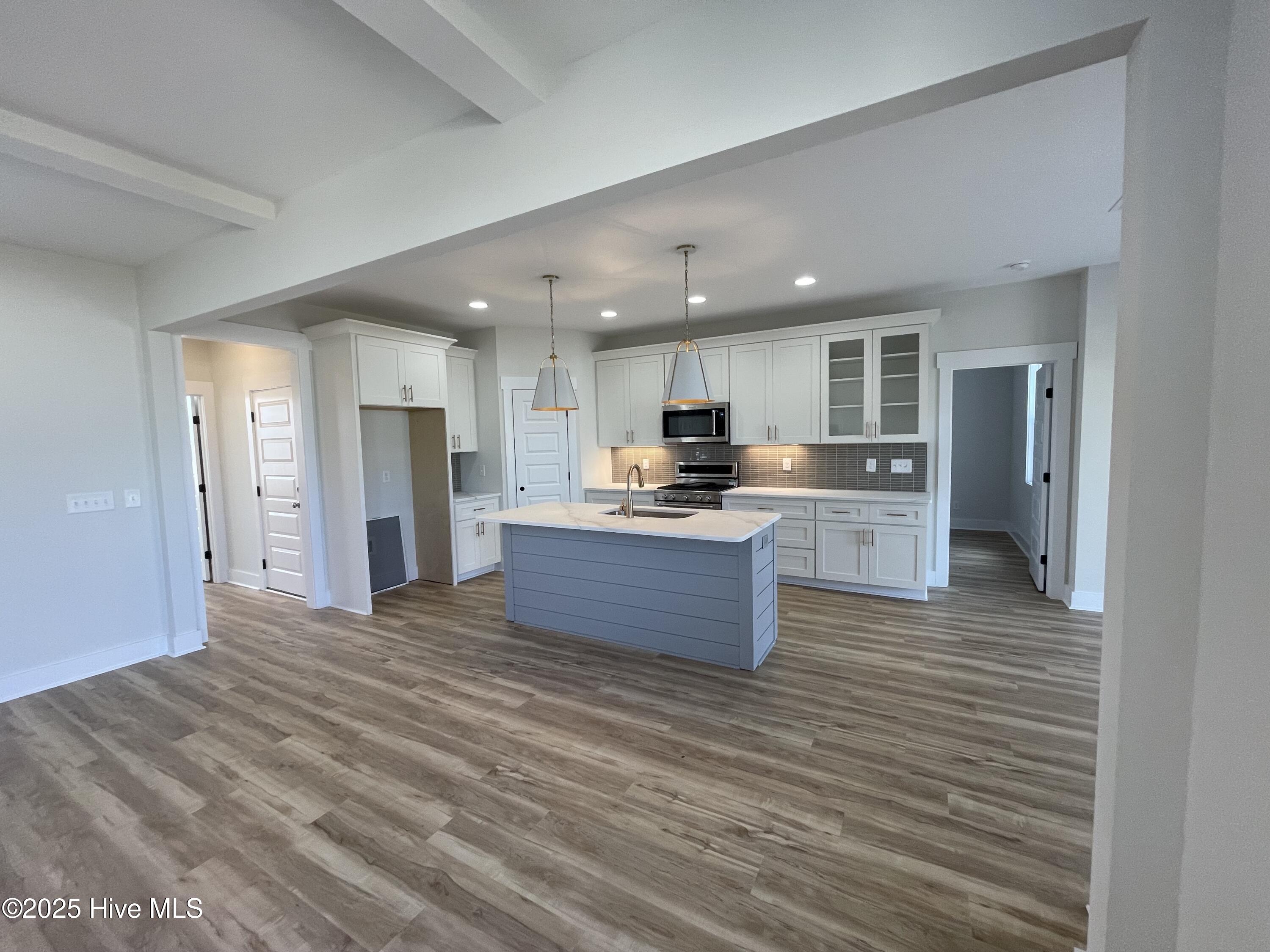 660 Fishermans Point Property Photo 11
