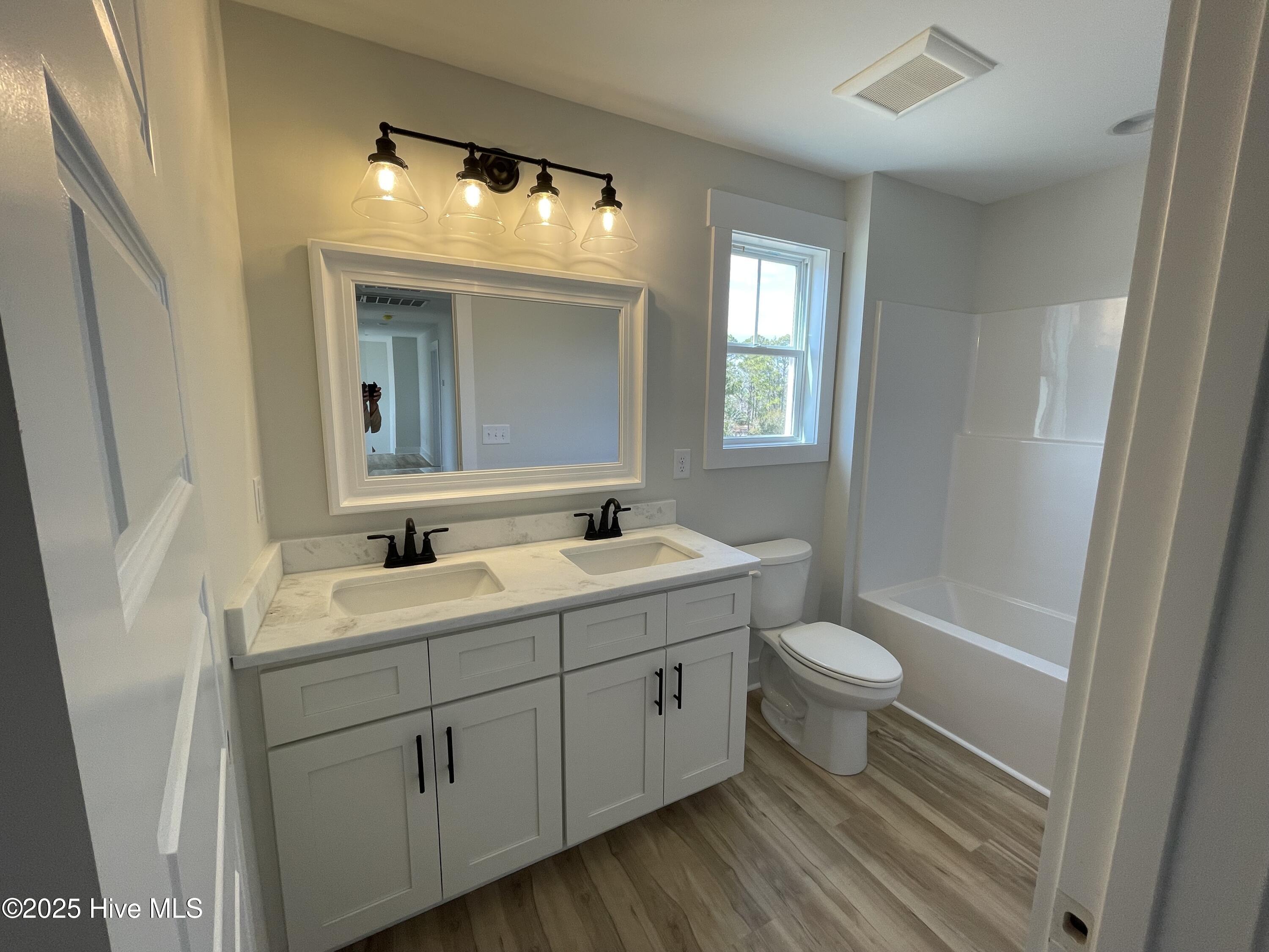 660 Fishermans Point Property Photo 24