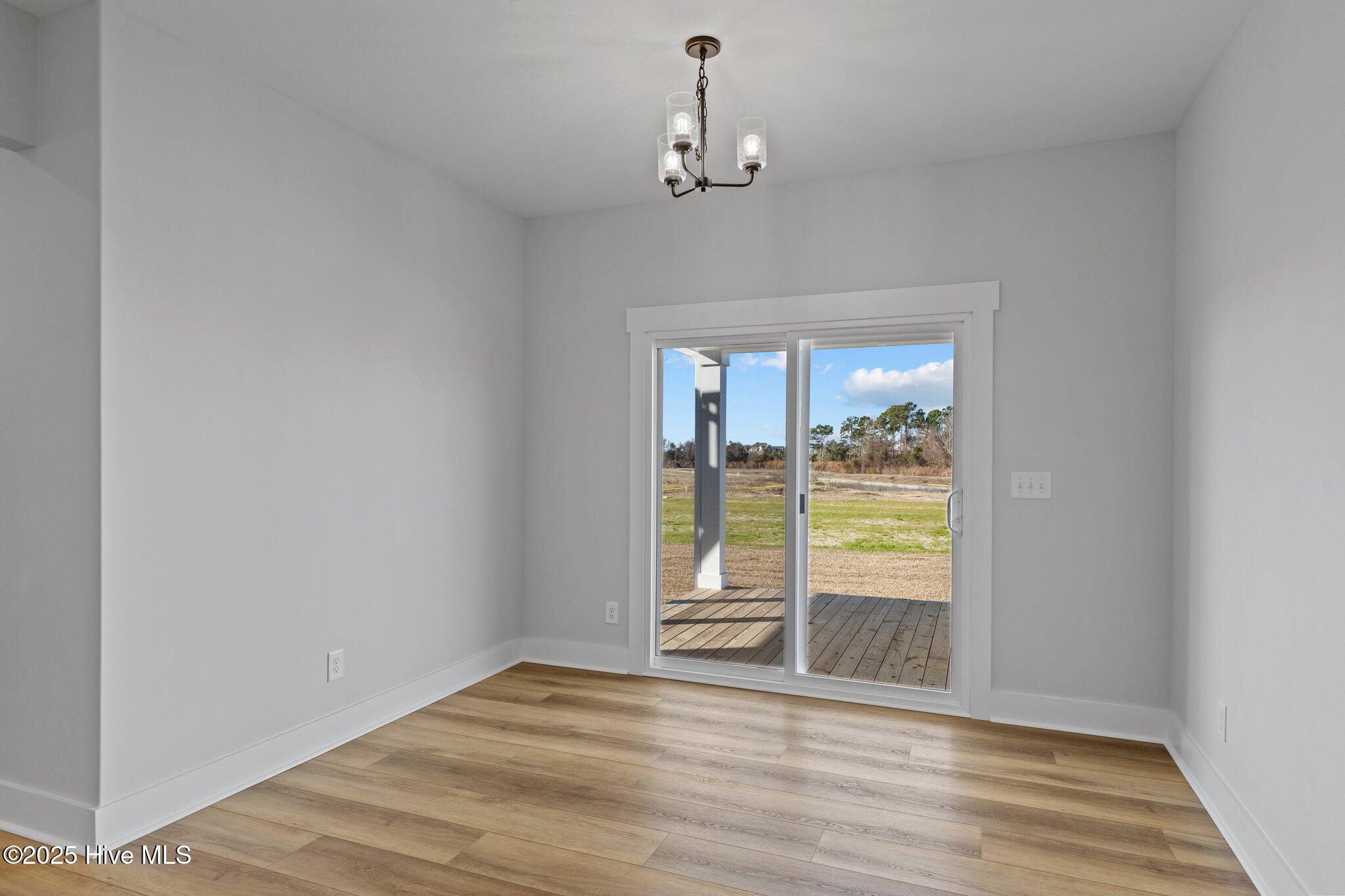 660 Fishermans Point Property Photo 31