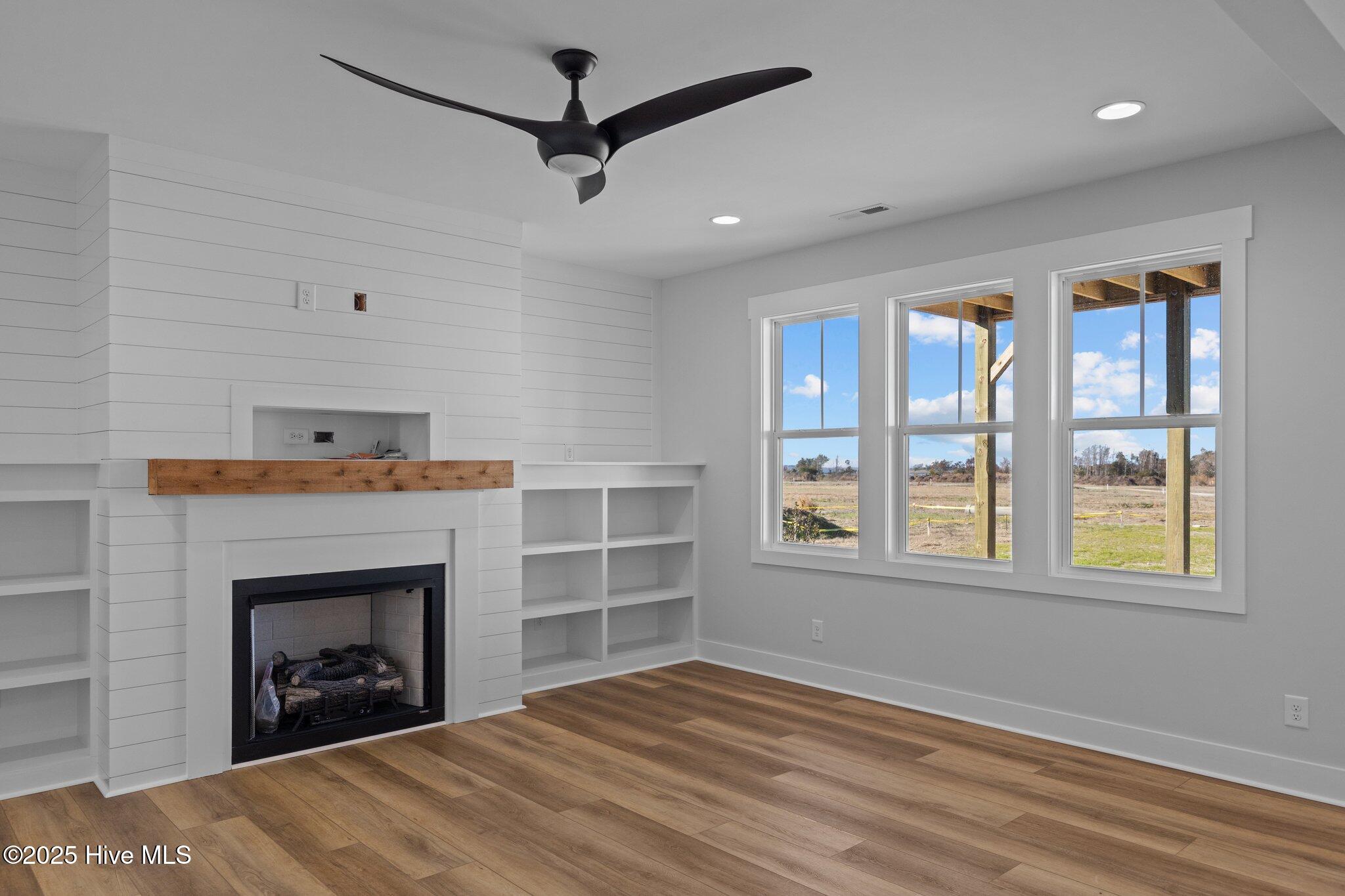660 Fishermans Point Property Photo 38