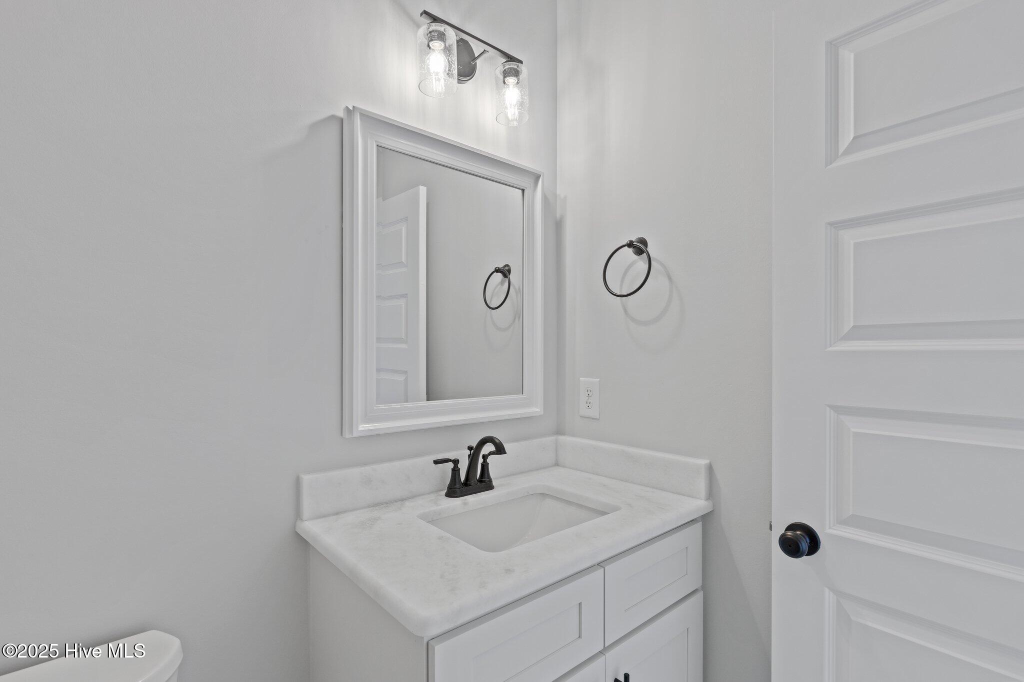 660 Fishermans Point Property Photo 47