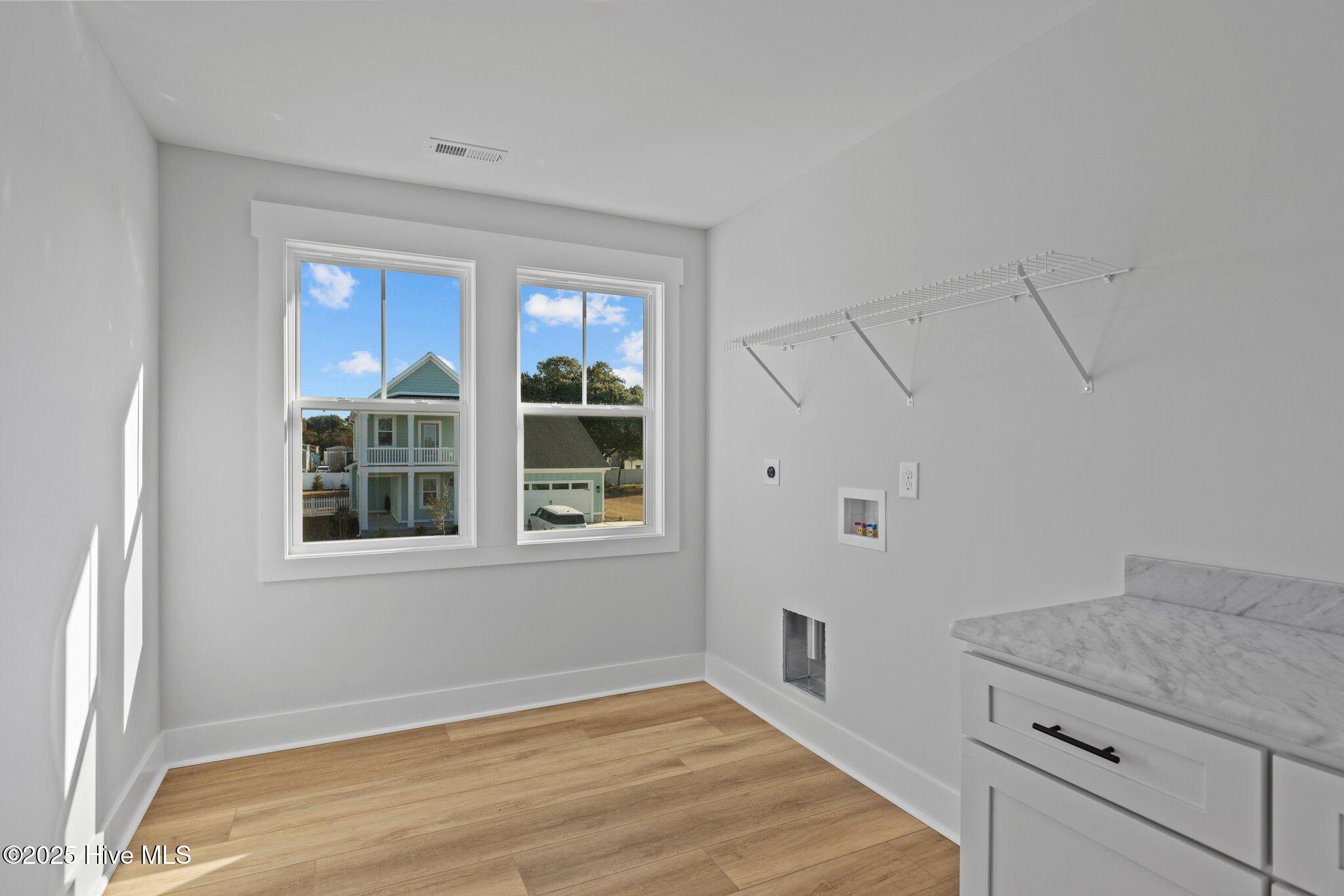 660 Fishermans Point Property Photo 53