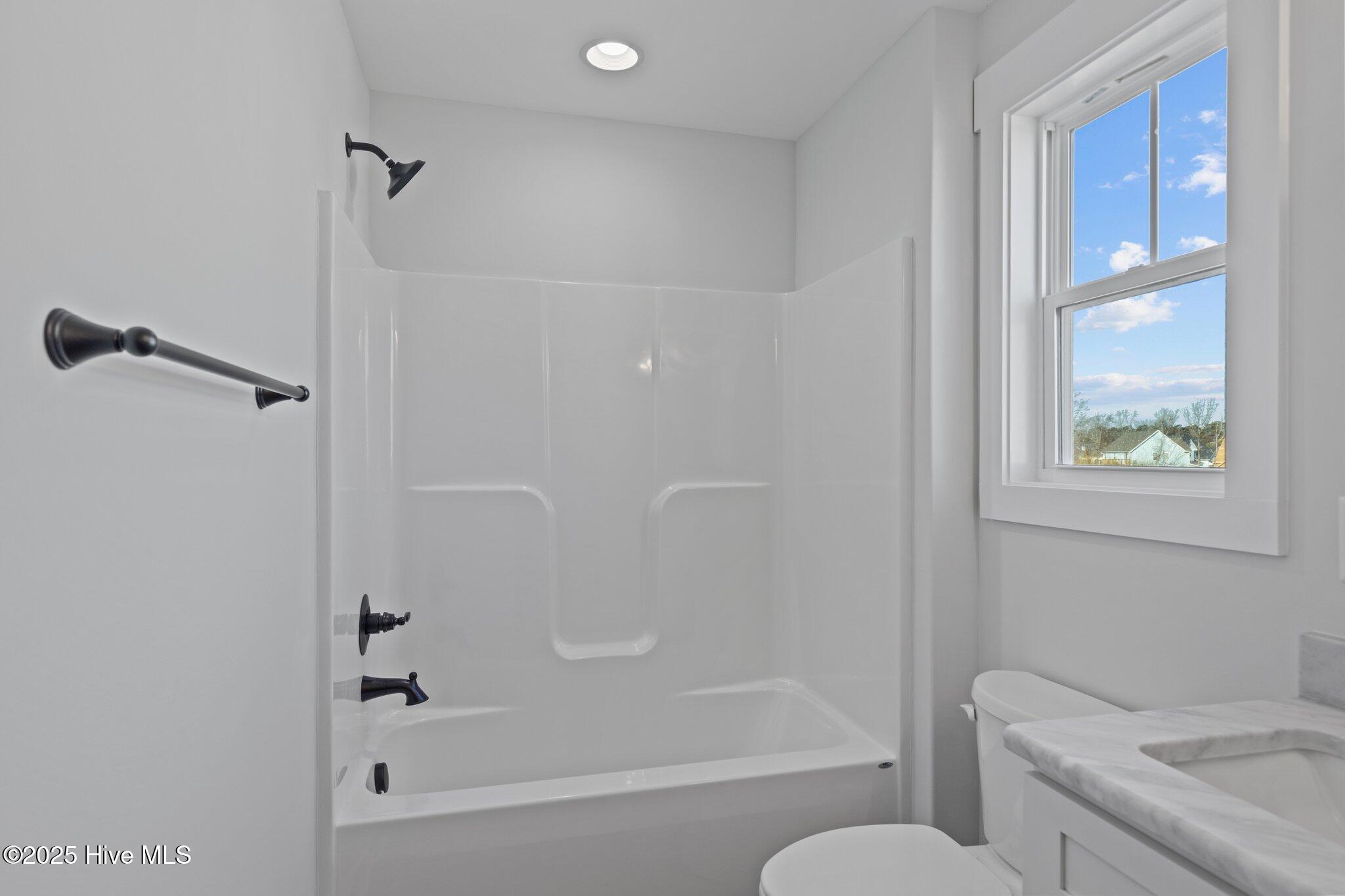 660 Fishermans Point Property Photo 57