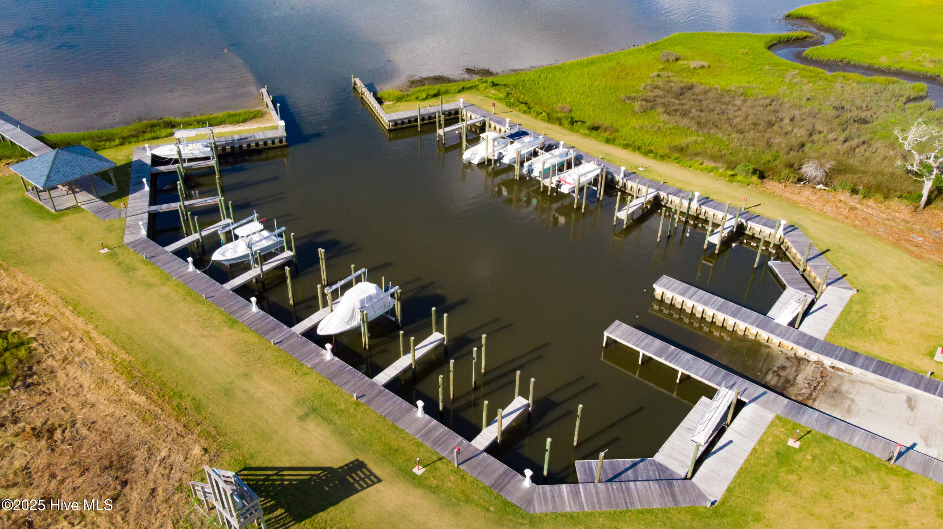 660 Fishermans Point Property Photo 72