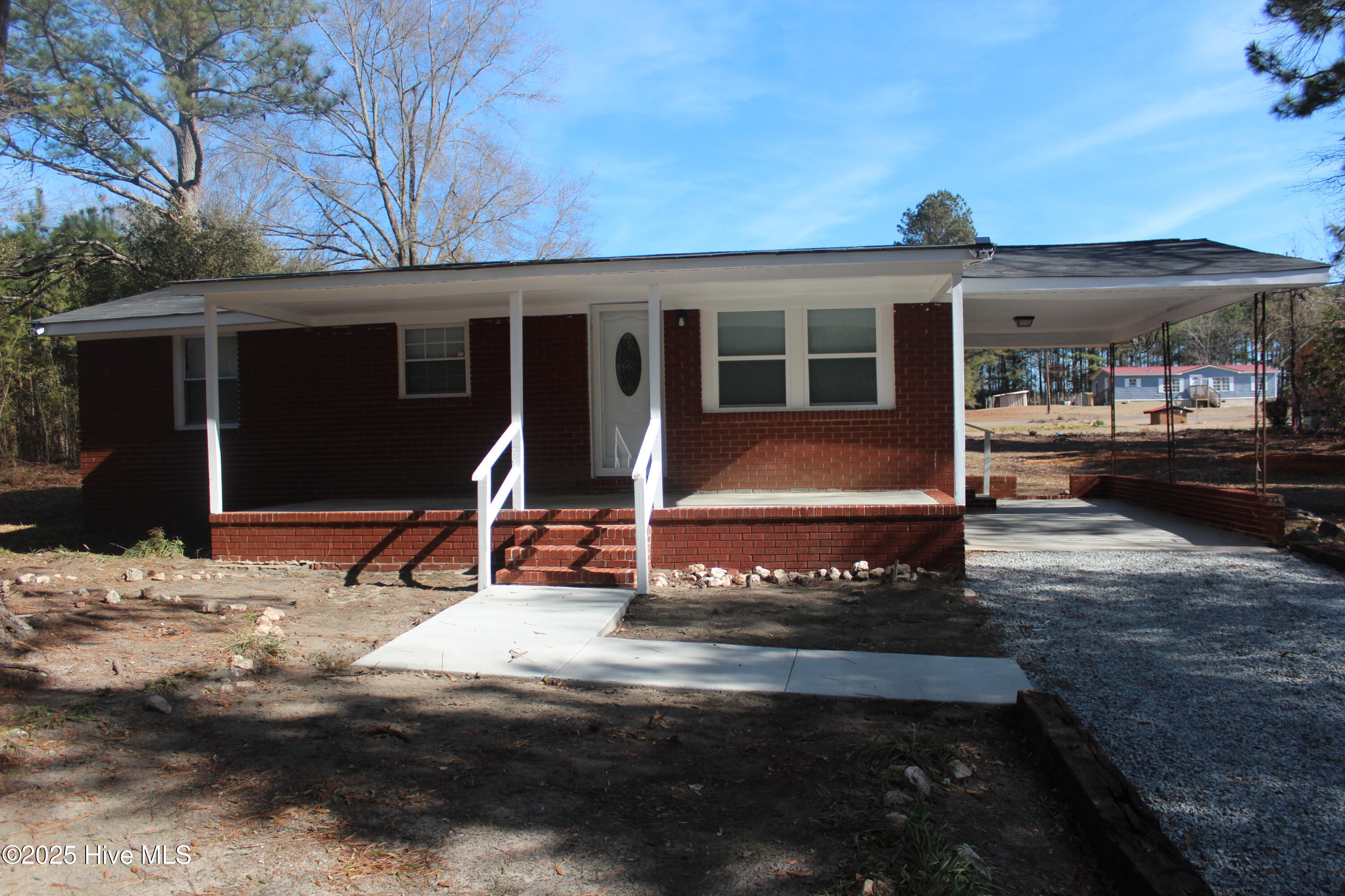 120 Hillview Street Property Photo