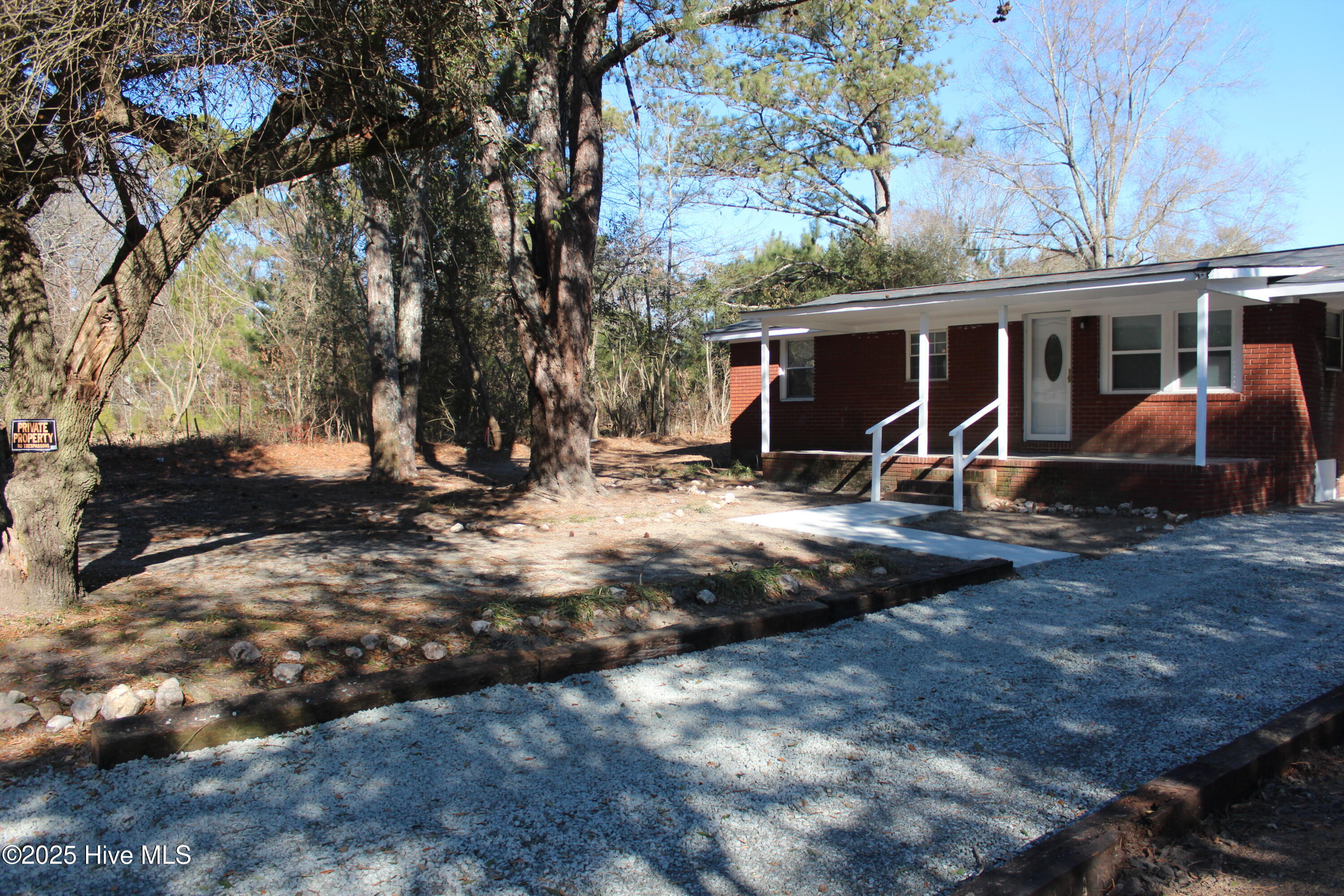 120 Hillview Street Property Photo 11
