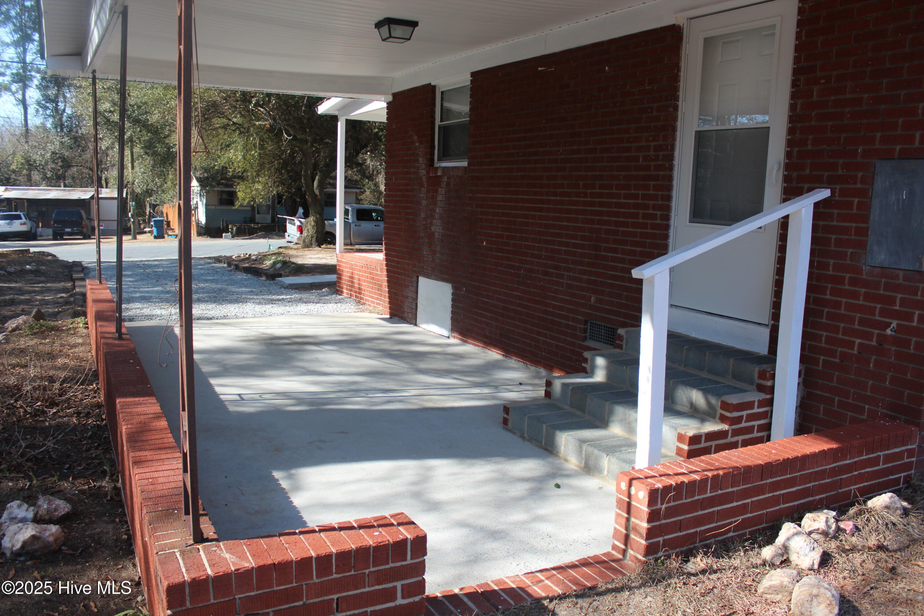 120 Hillview Street Property Photo 13