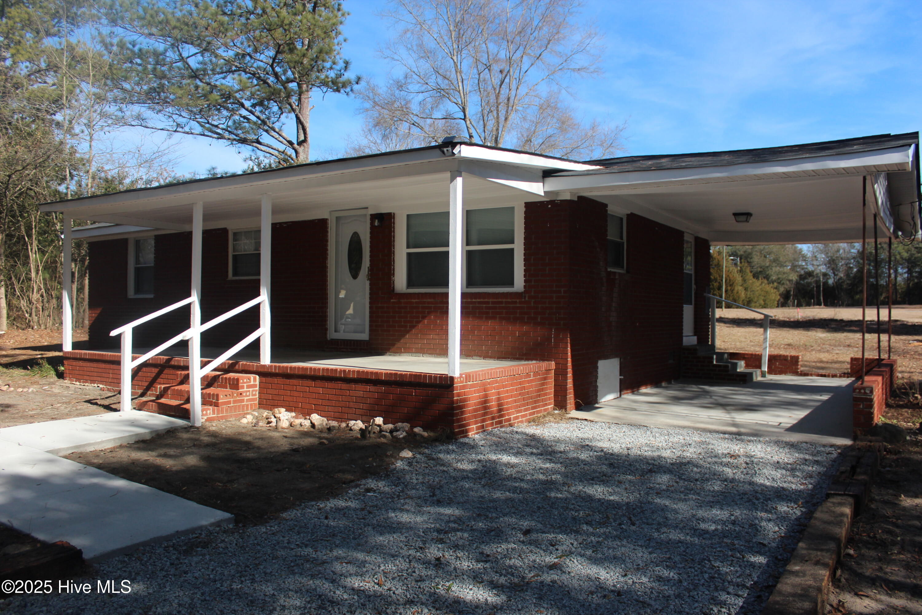 120 Hillview Street Property Photo 14