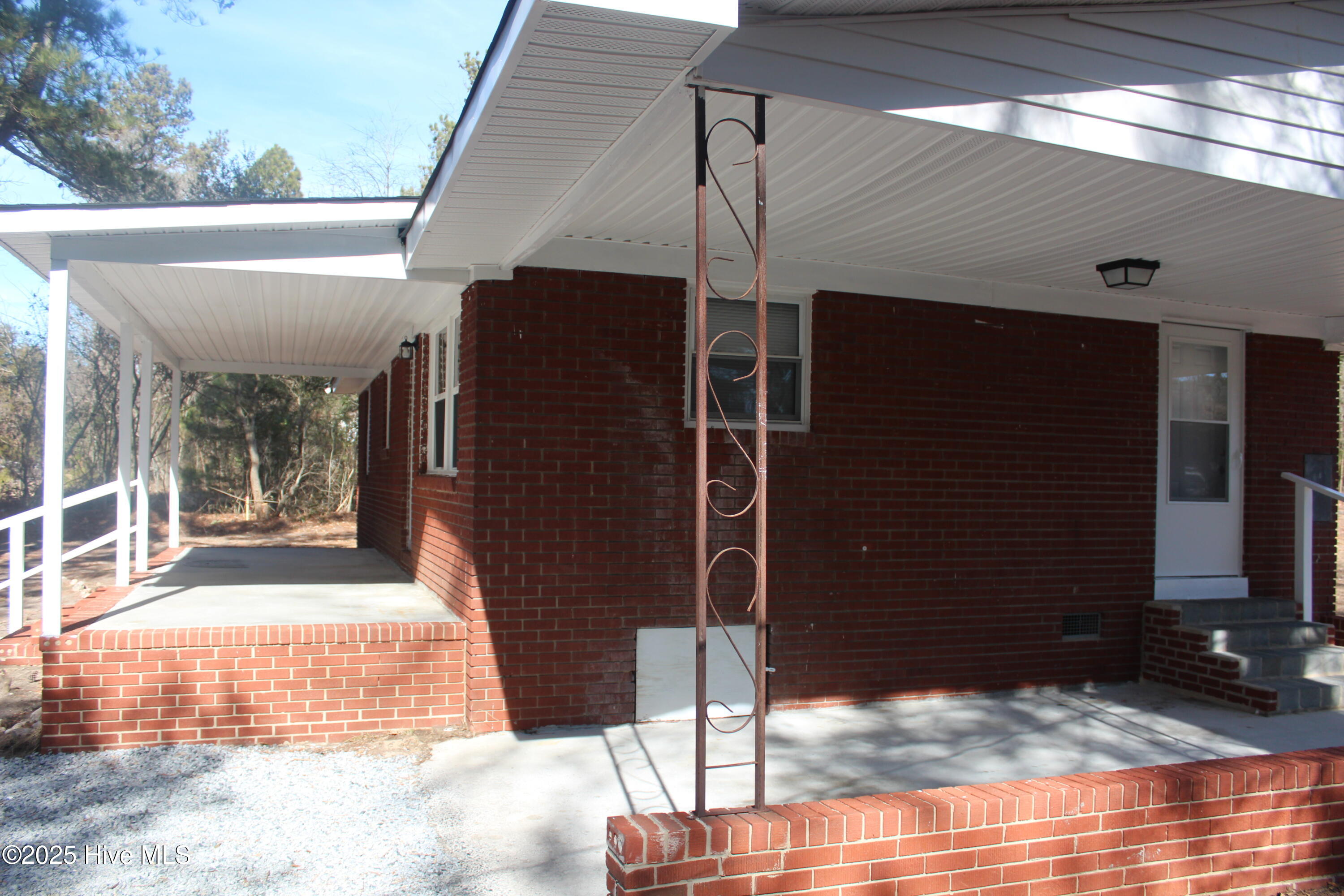 120 Hillview Street Property Photo 15