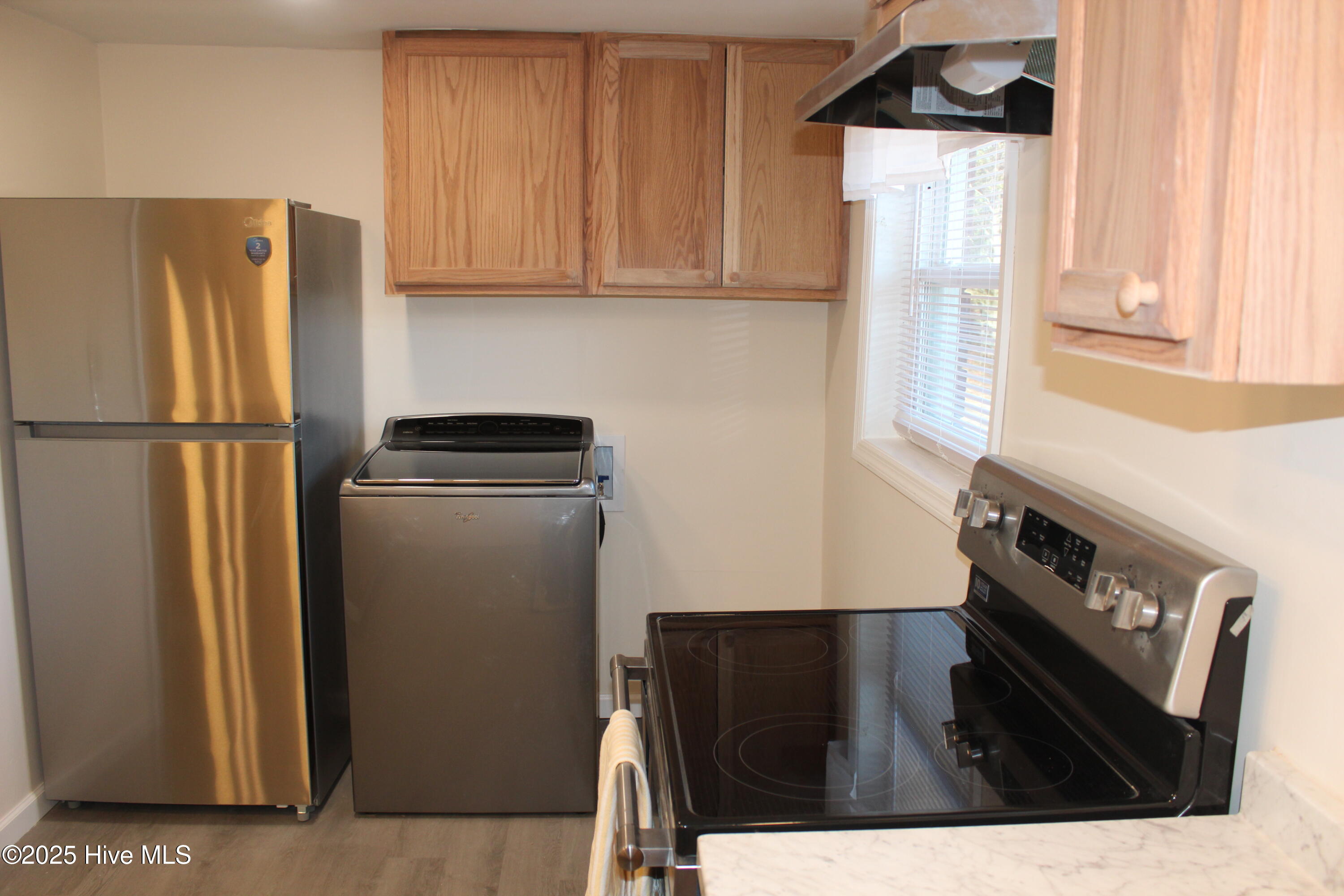 120 Hillview Street Property Photo 25