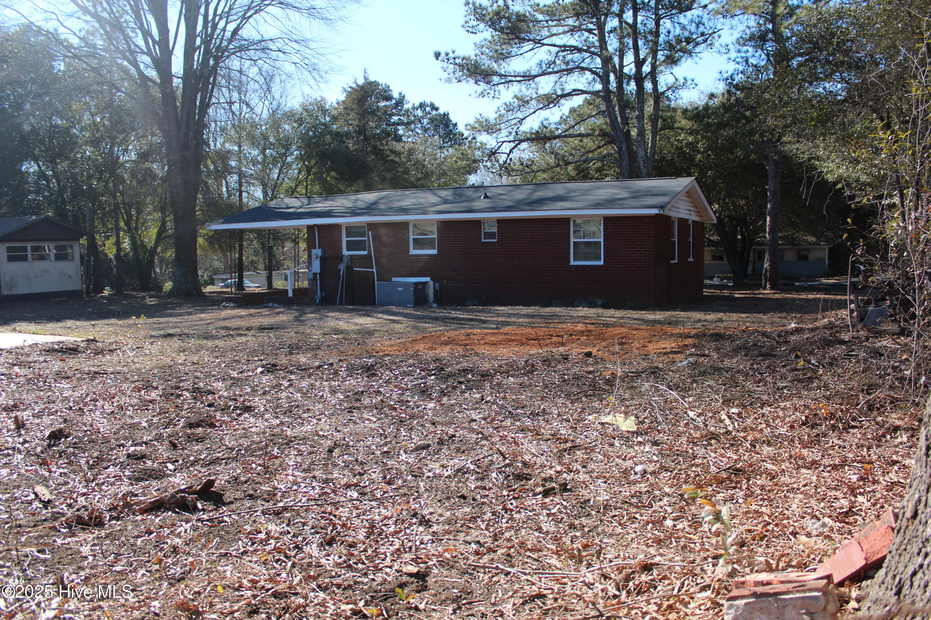 120 Hillview Street Property Photo 39