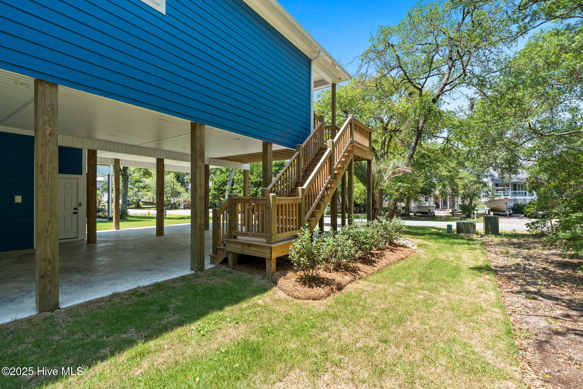 2403 E Yacht Drive Property Photo 3