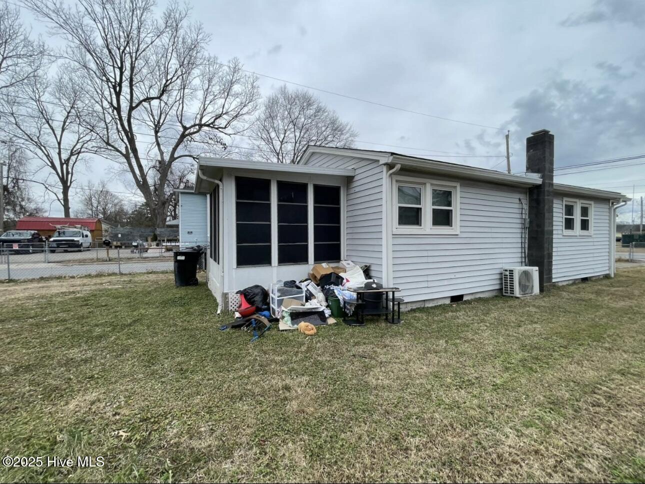 814 Roanoke Avenue Property Photo 2
