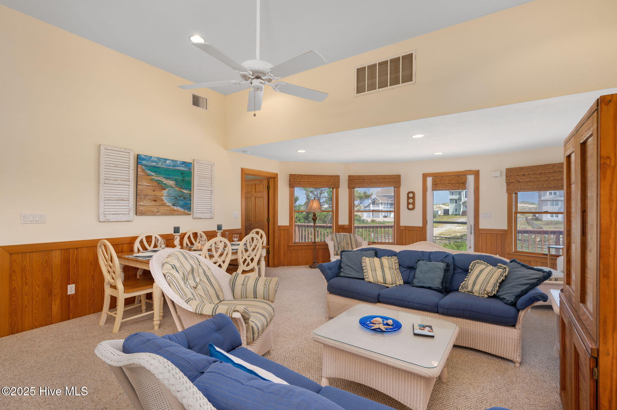 2094 Sandfiddler Road Property Photo 4