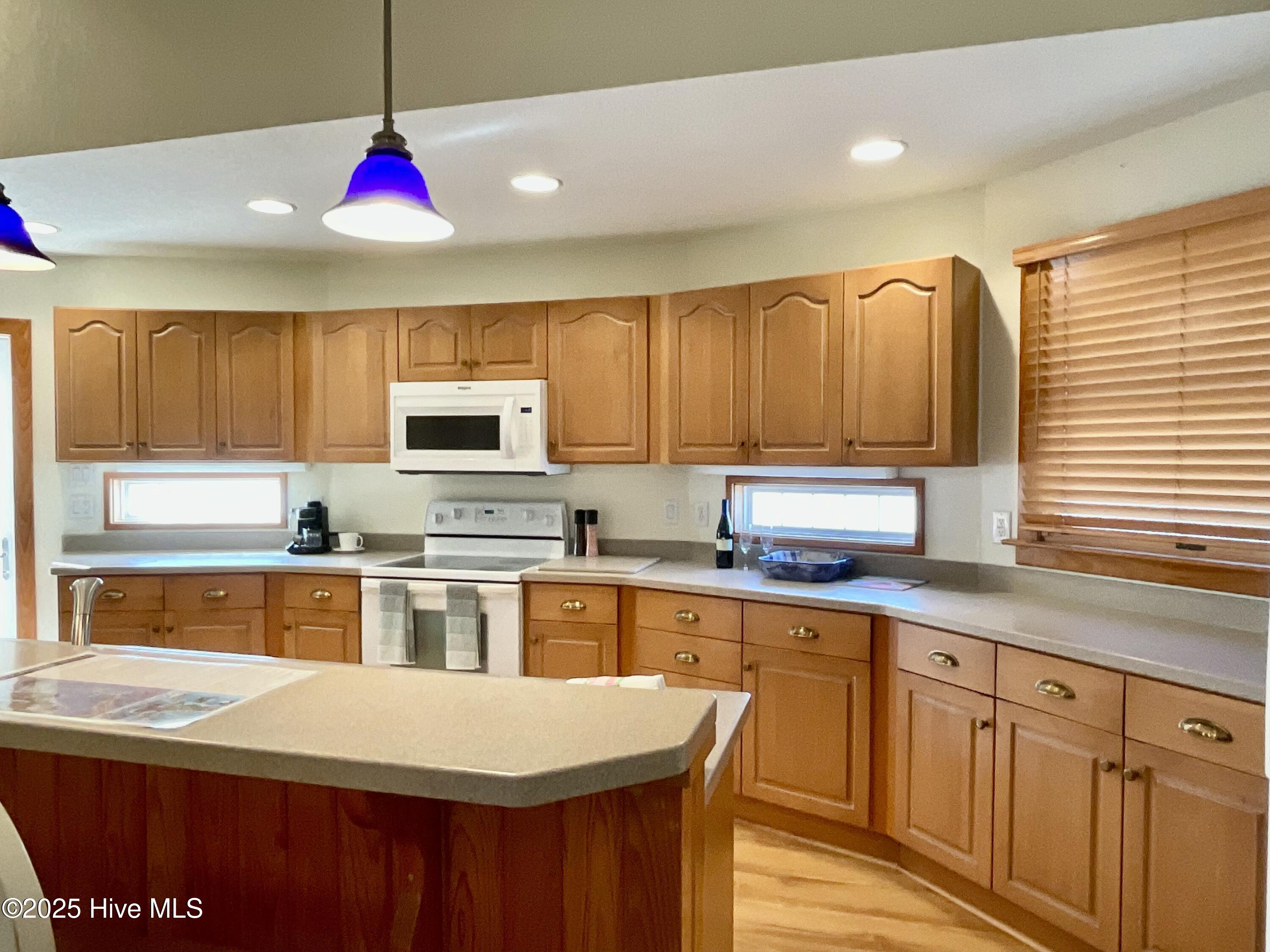 2094 Sandfiddler Road Property Photo 12