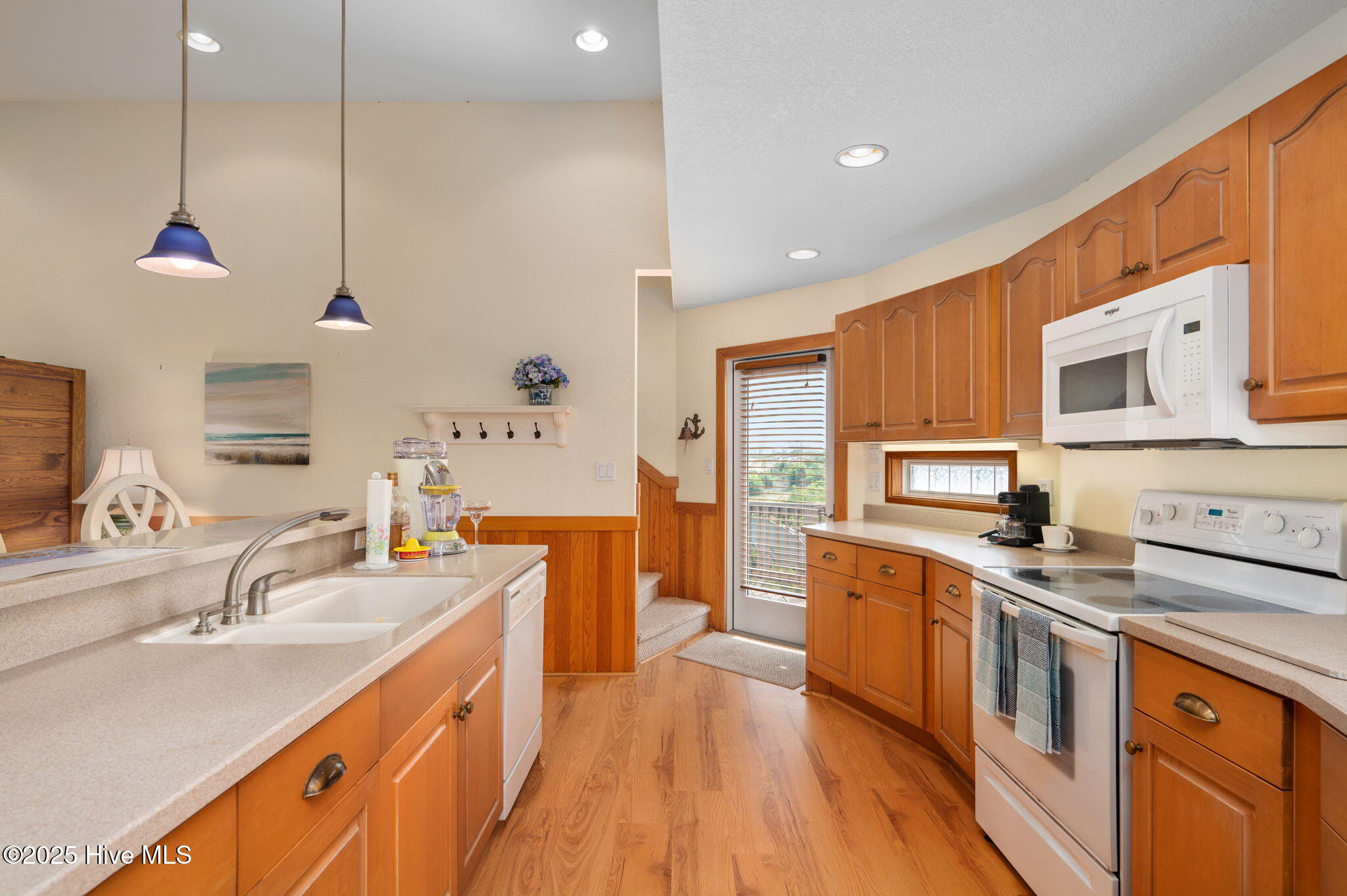 2094 Sandfiddler Road Property Photo 13