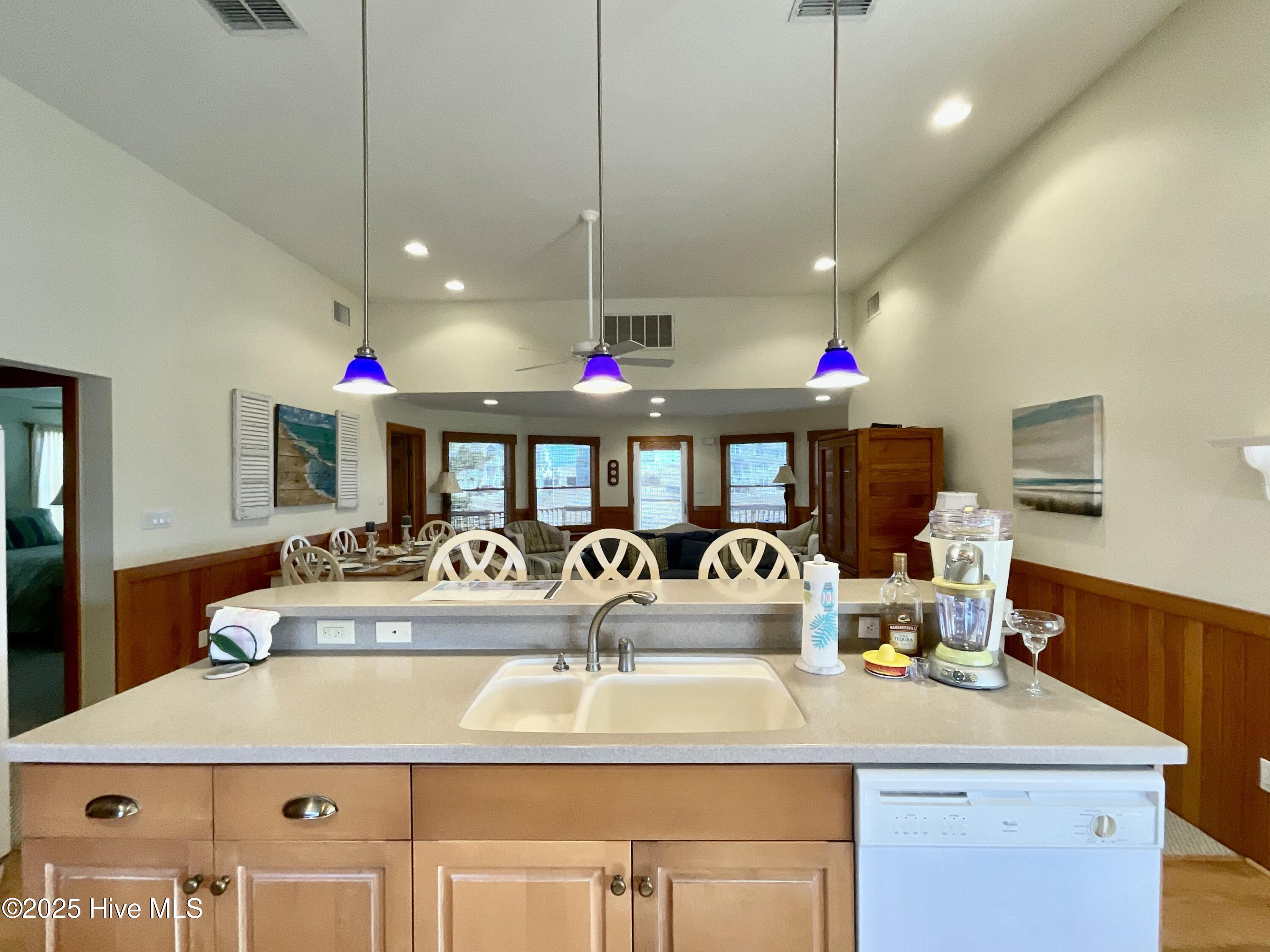 2094 Sandfiddler Road Property Photo 18